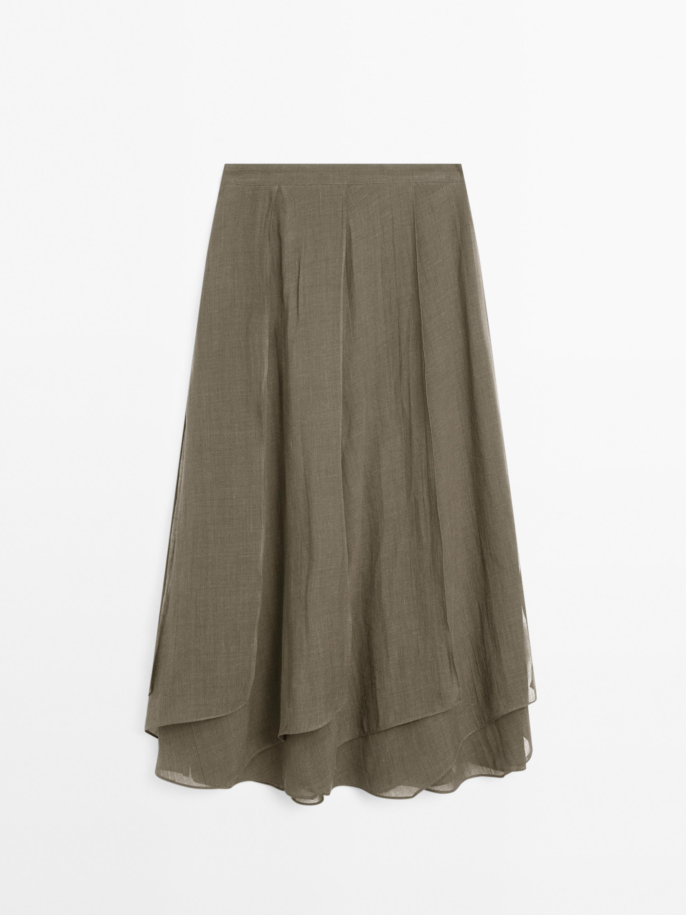 Long flowing skirt with ruffles