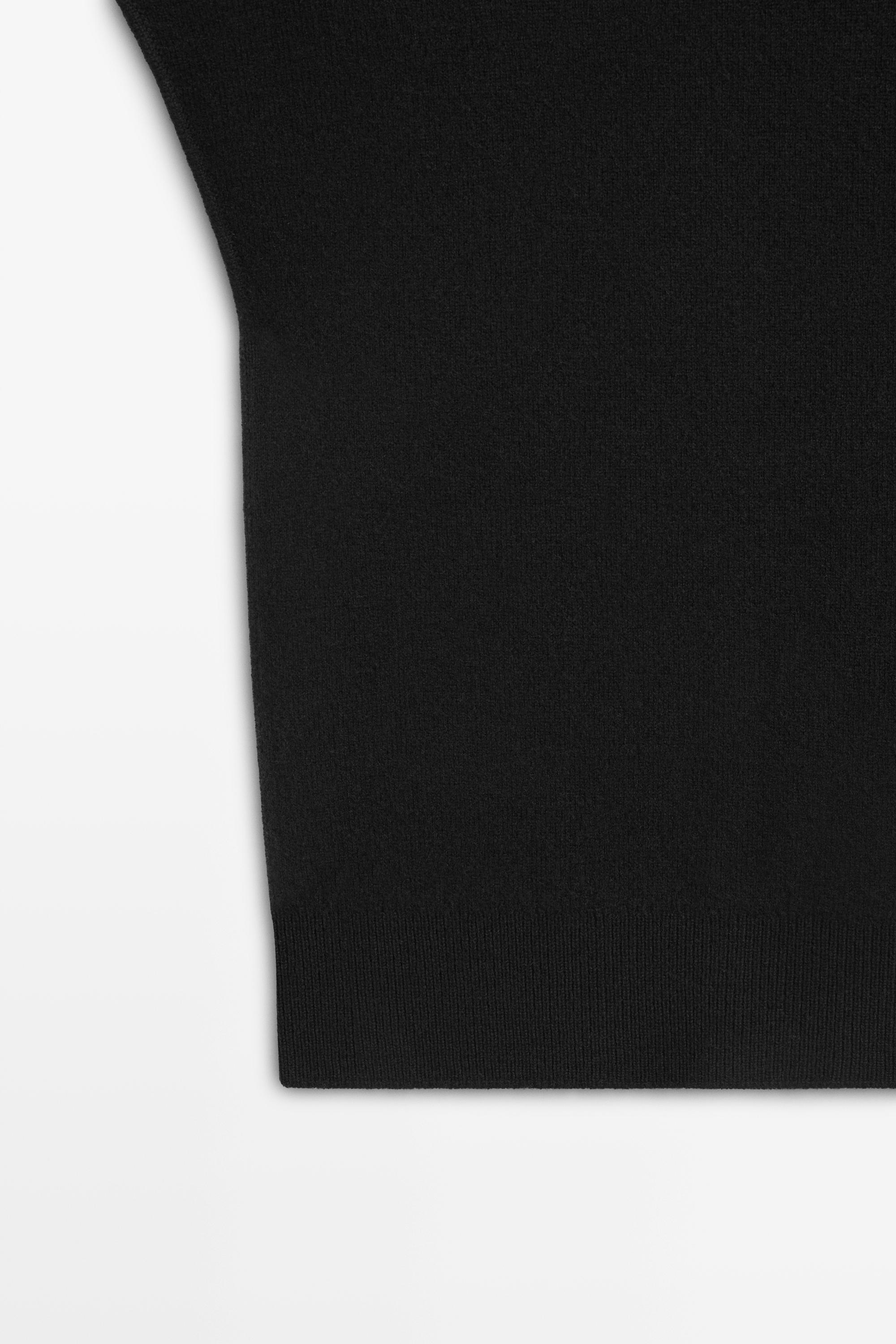 Knit sweater with side vents — BLACK