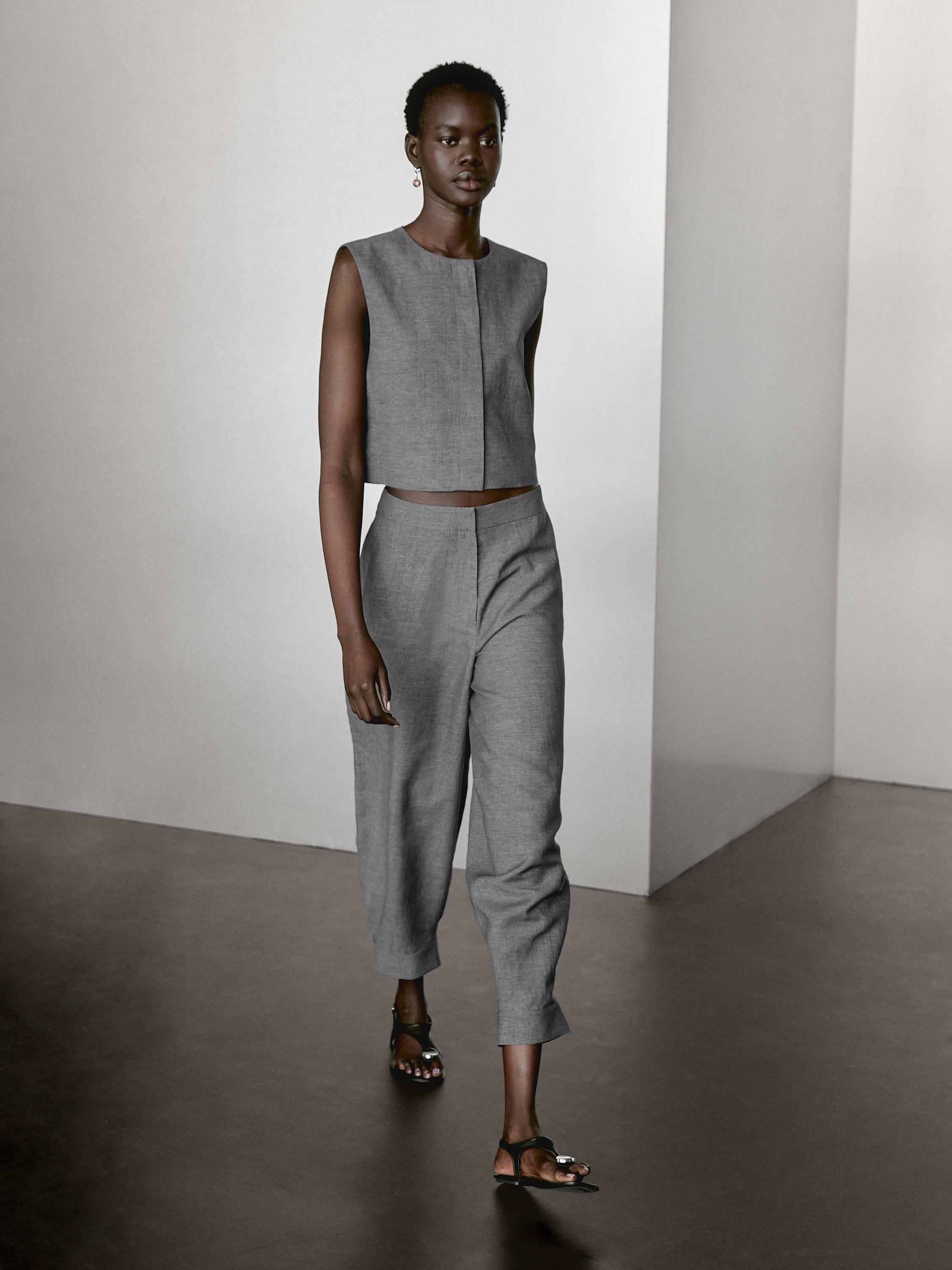 Short linen blend waistcoat