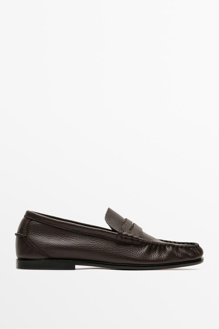 Soft leather shirred loafer — BROWN