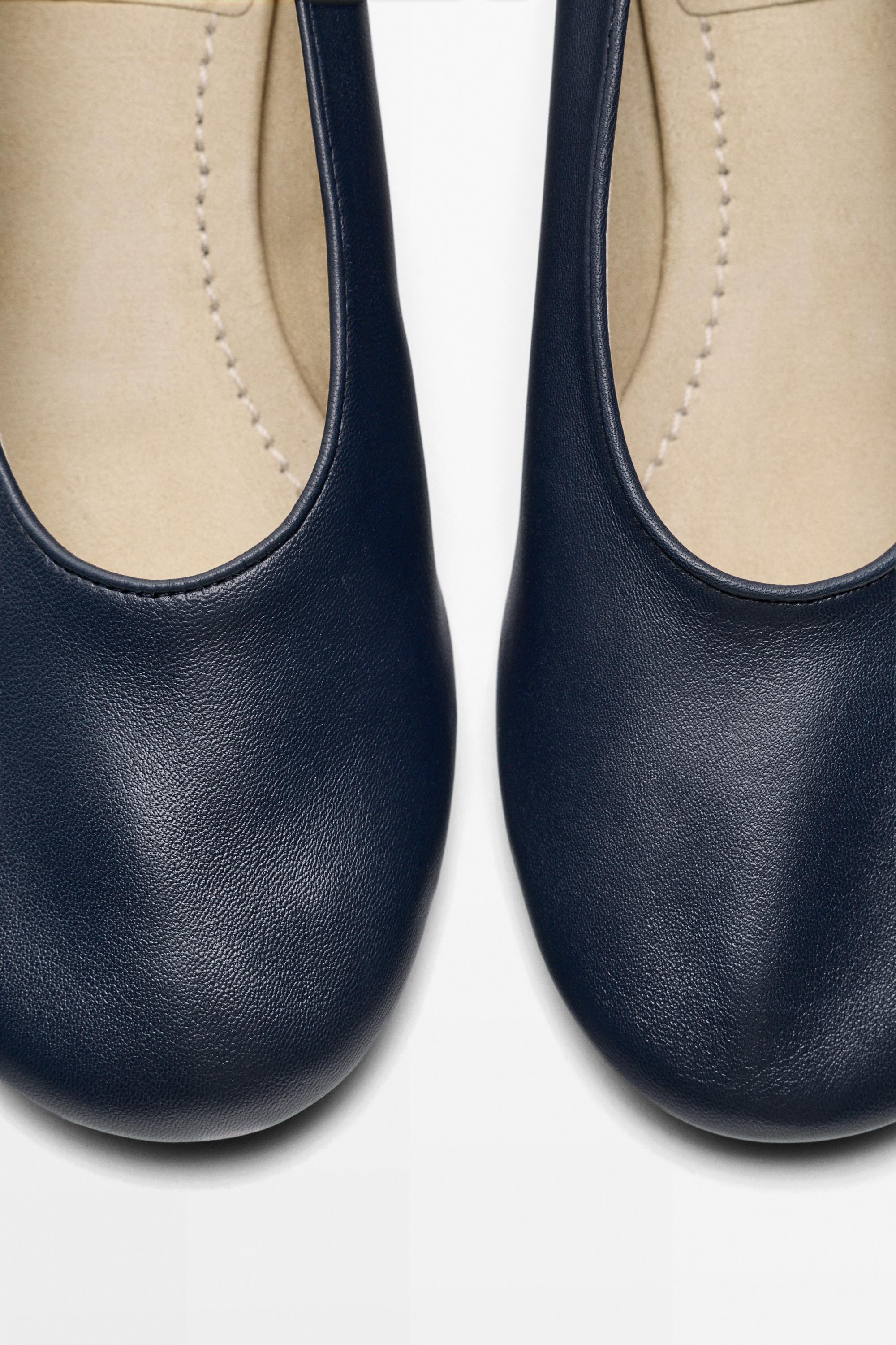Soft leather heel shoes — BLUE
