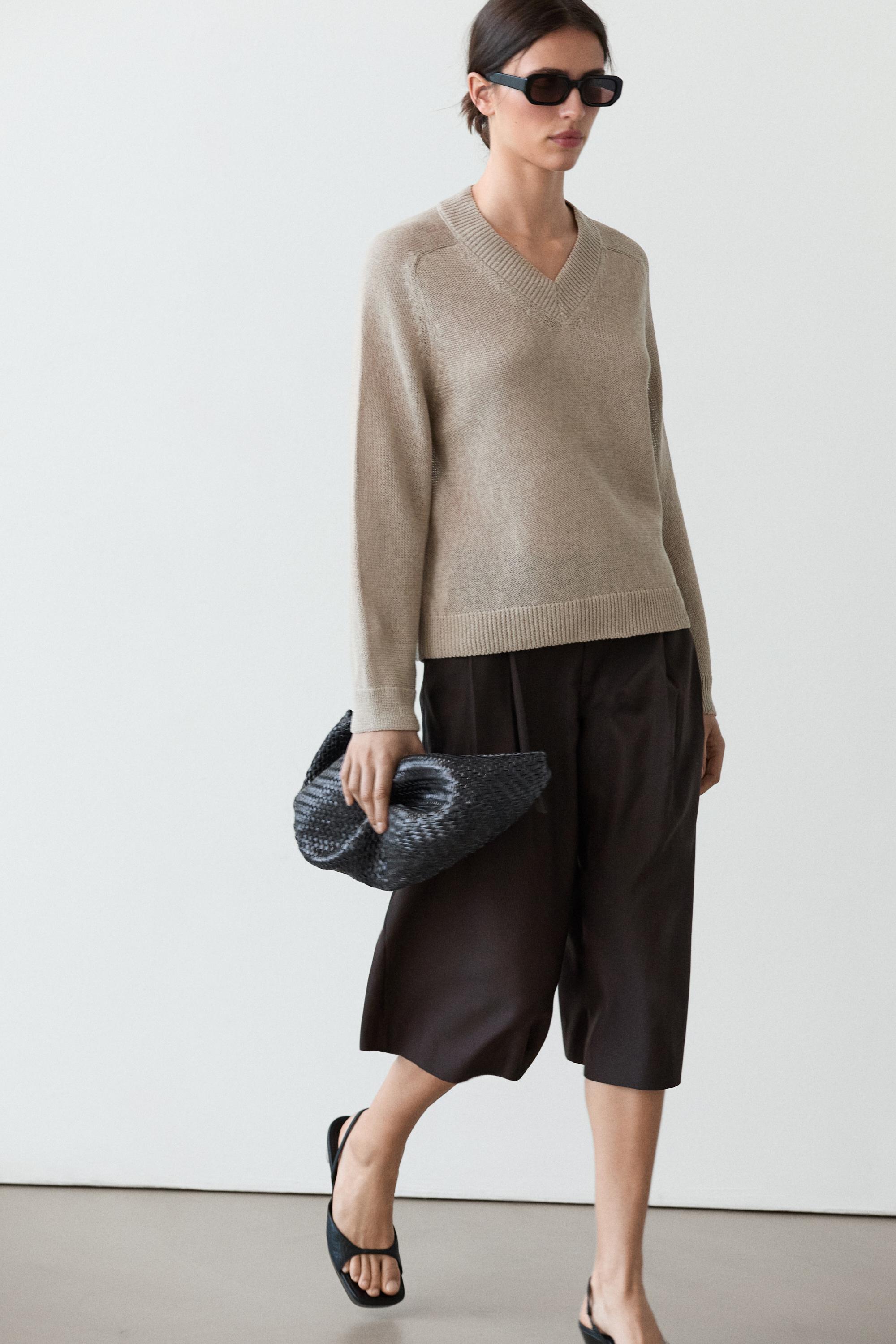 Cotton blend V-neck knit sweater — MINK