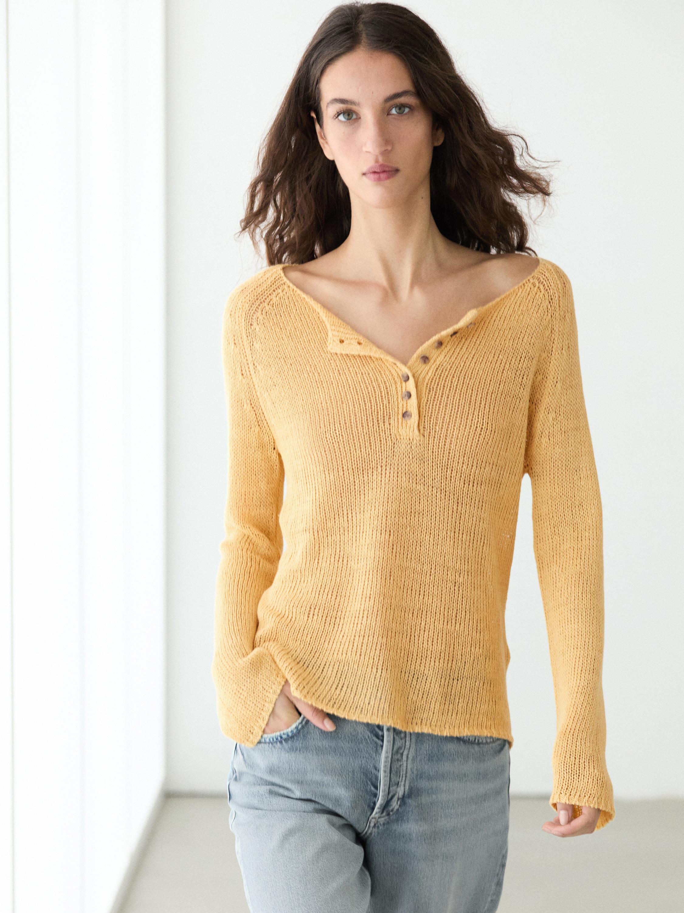 100% linen knit sweater with collar detail