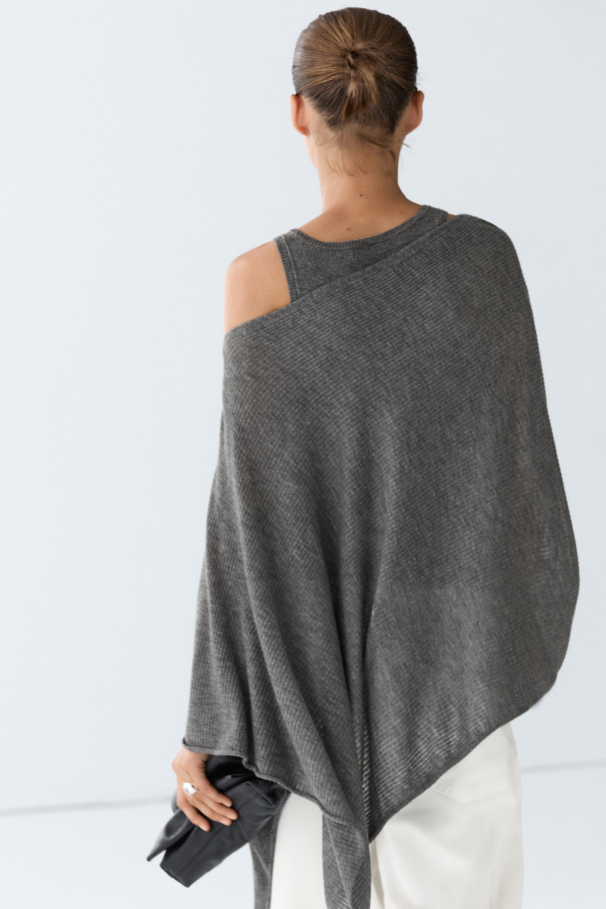 Fine knit cape — GREY