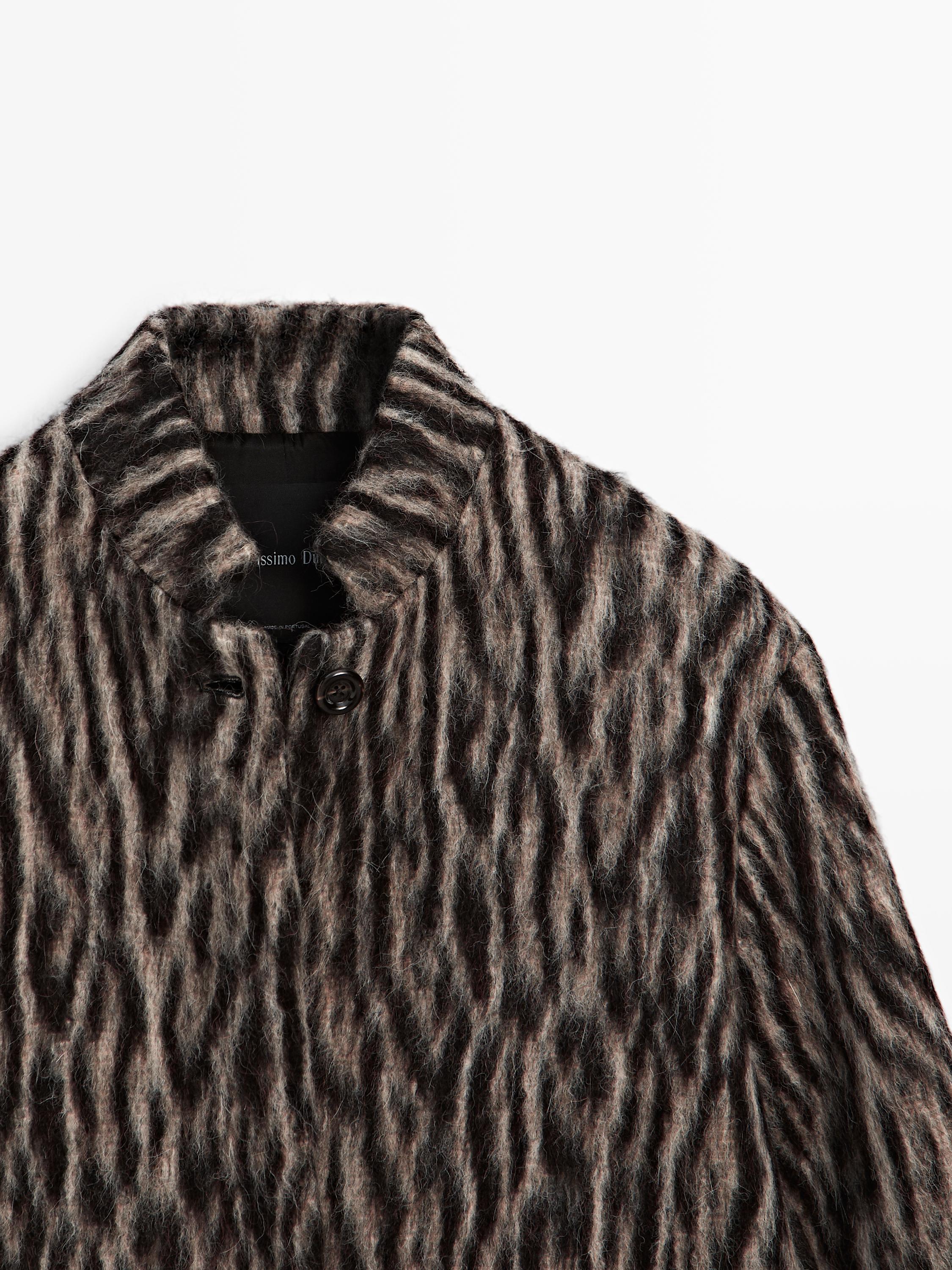 Abrigo animal print con lana