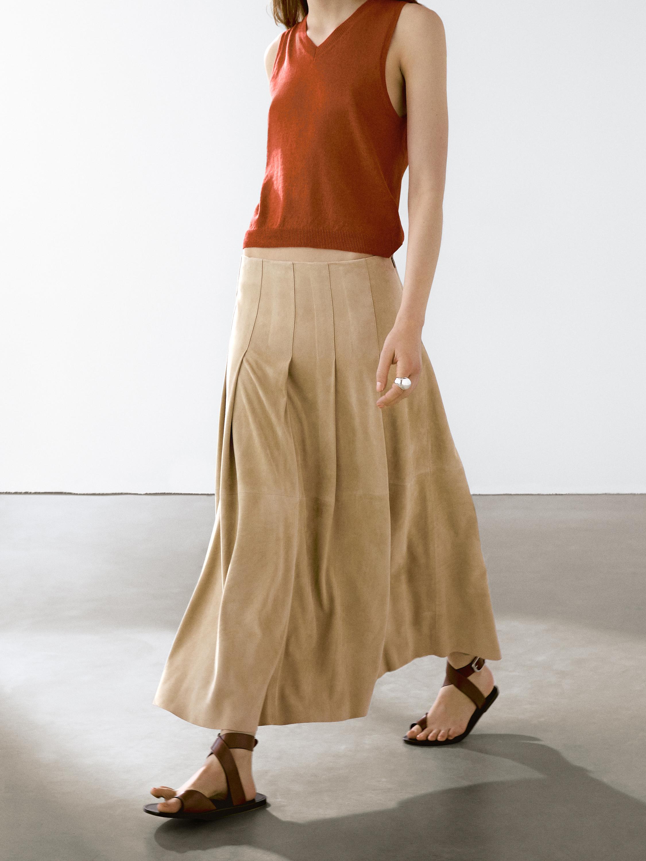 Long pleated suede leather skirt