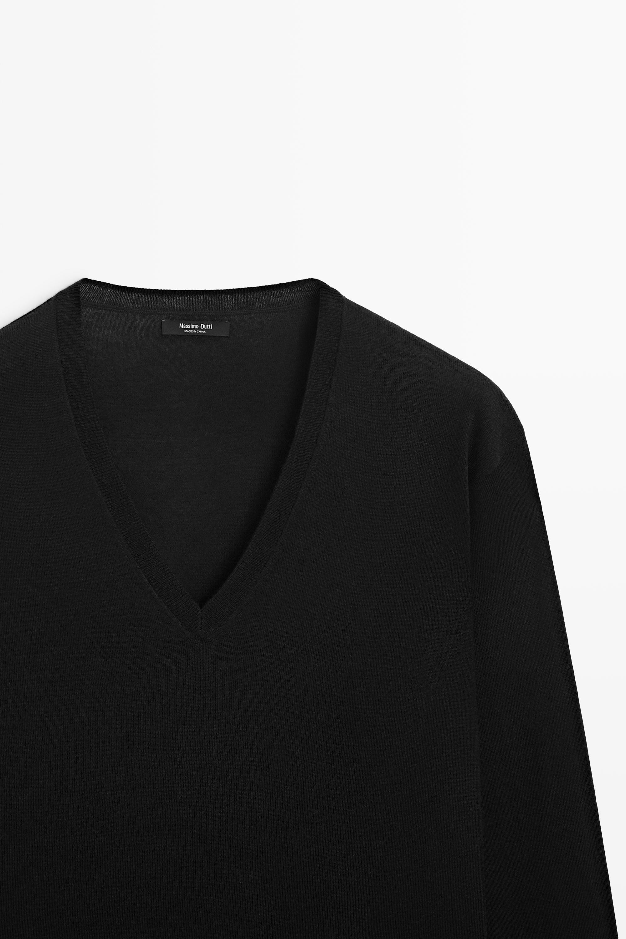 V-neck knit sweater — BLACK