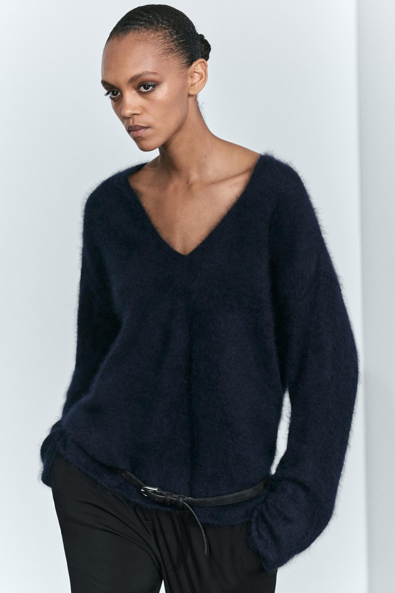 Oversize v-neck knit sweater — Dark Blue