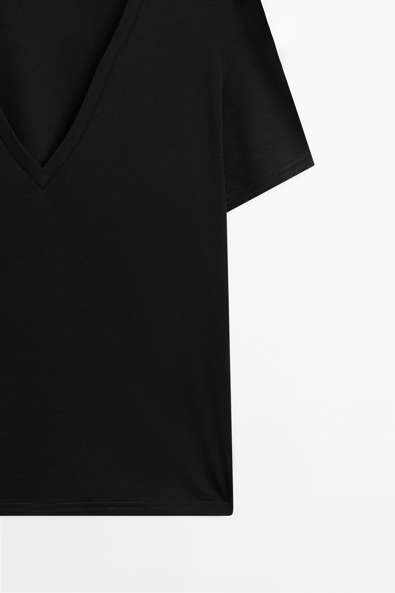 Flowing V-neck T-shirt — BLACK