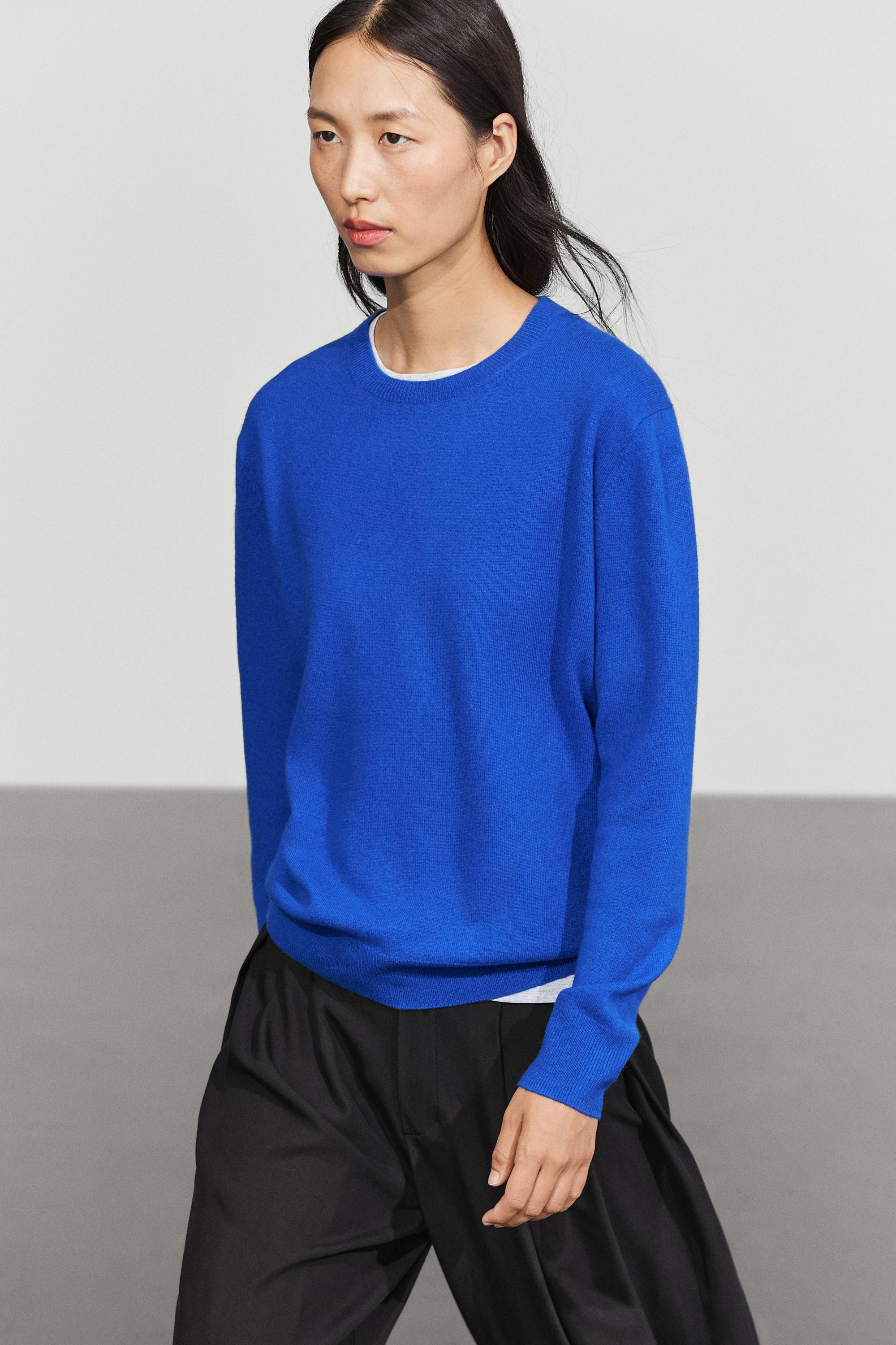 Wool blend knit sweater with round neck