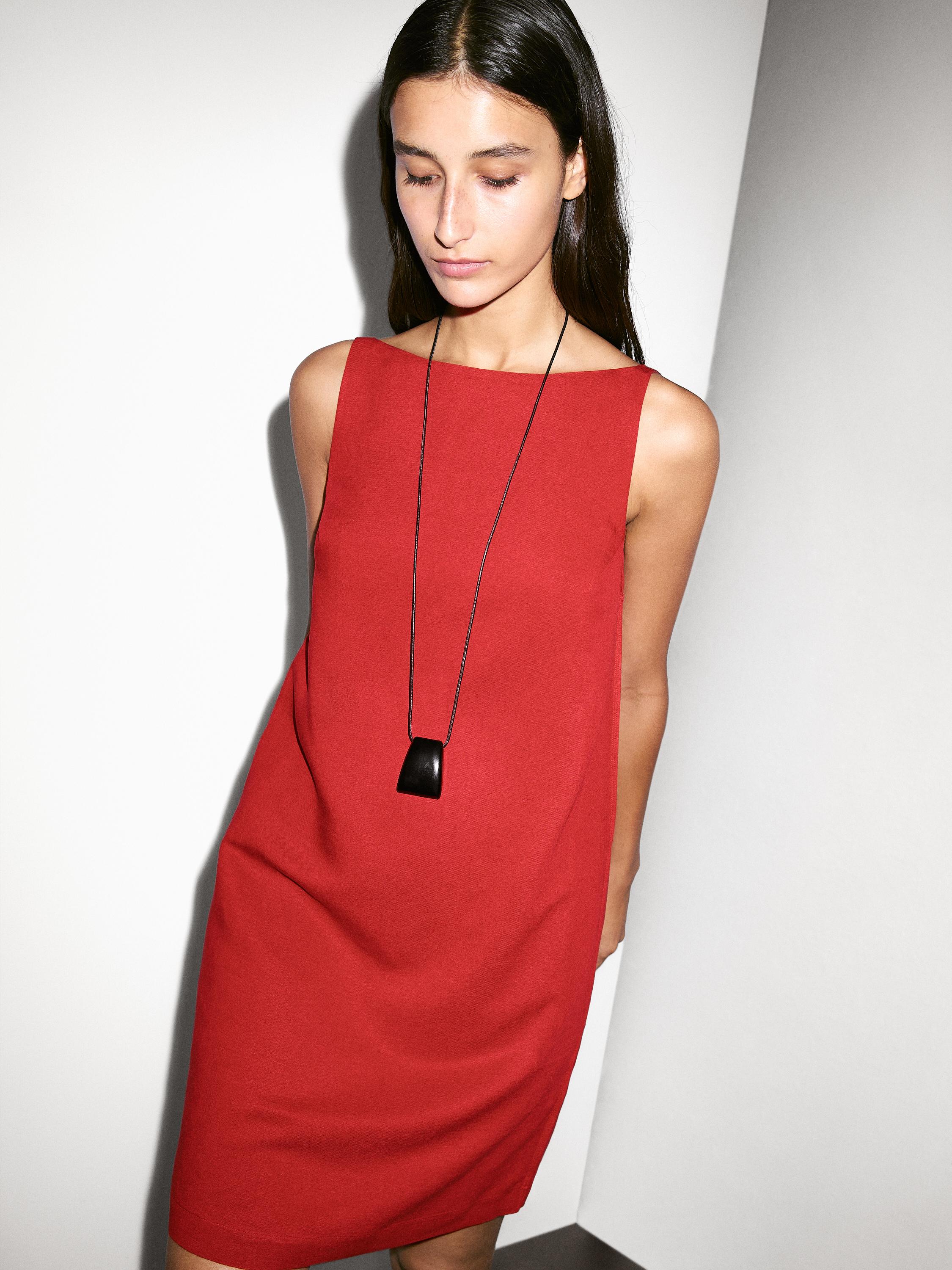 Vestido corto escote espalda con lino
