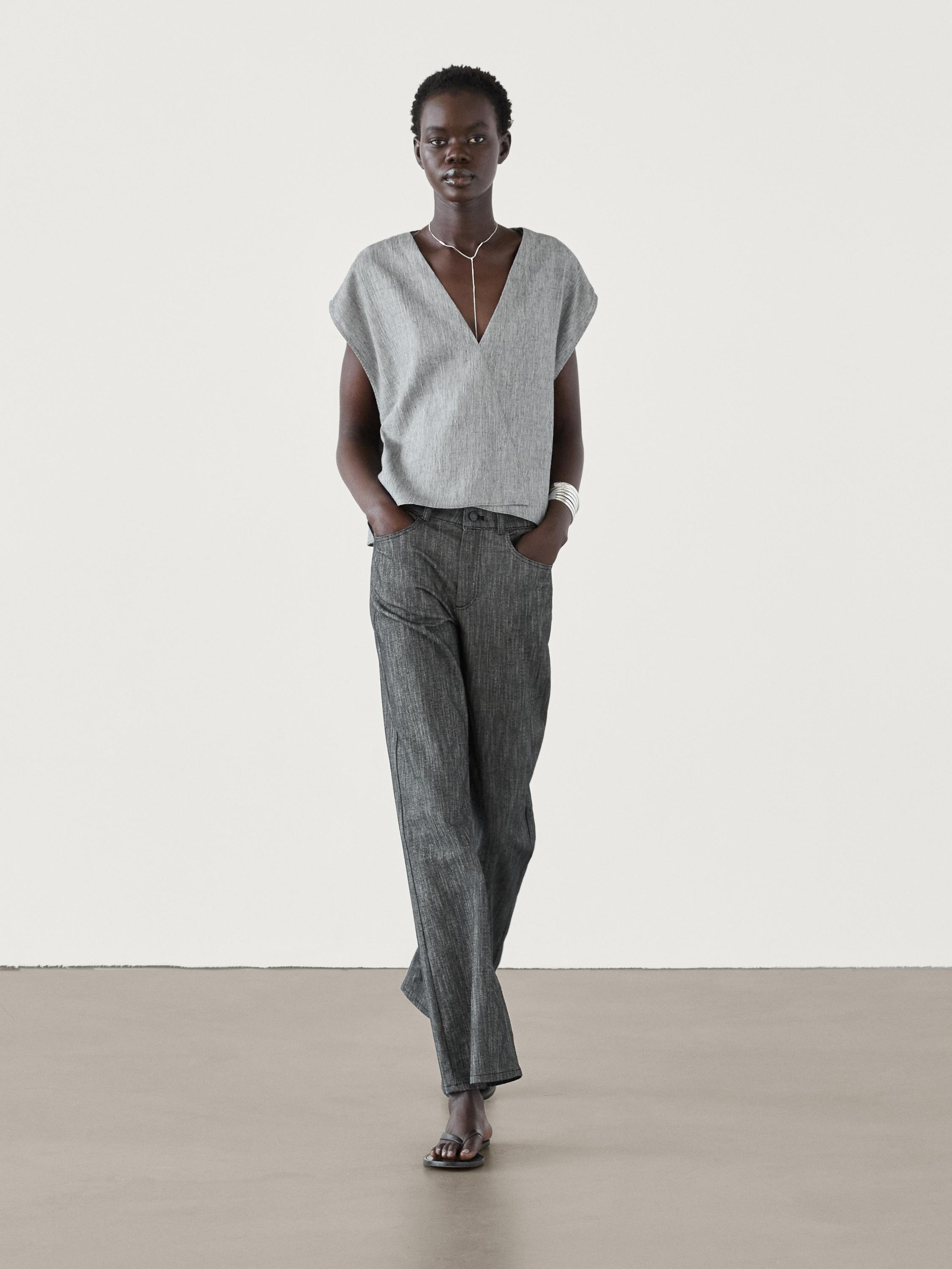 Cotton blend V-neck shirt