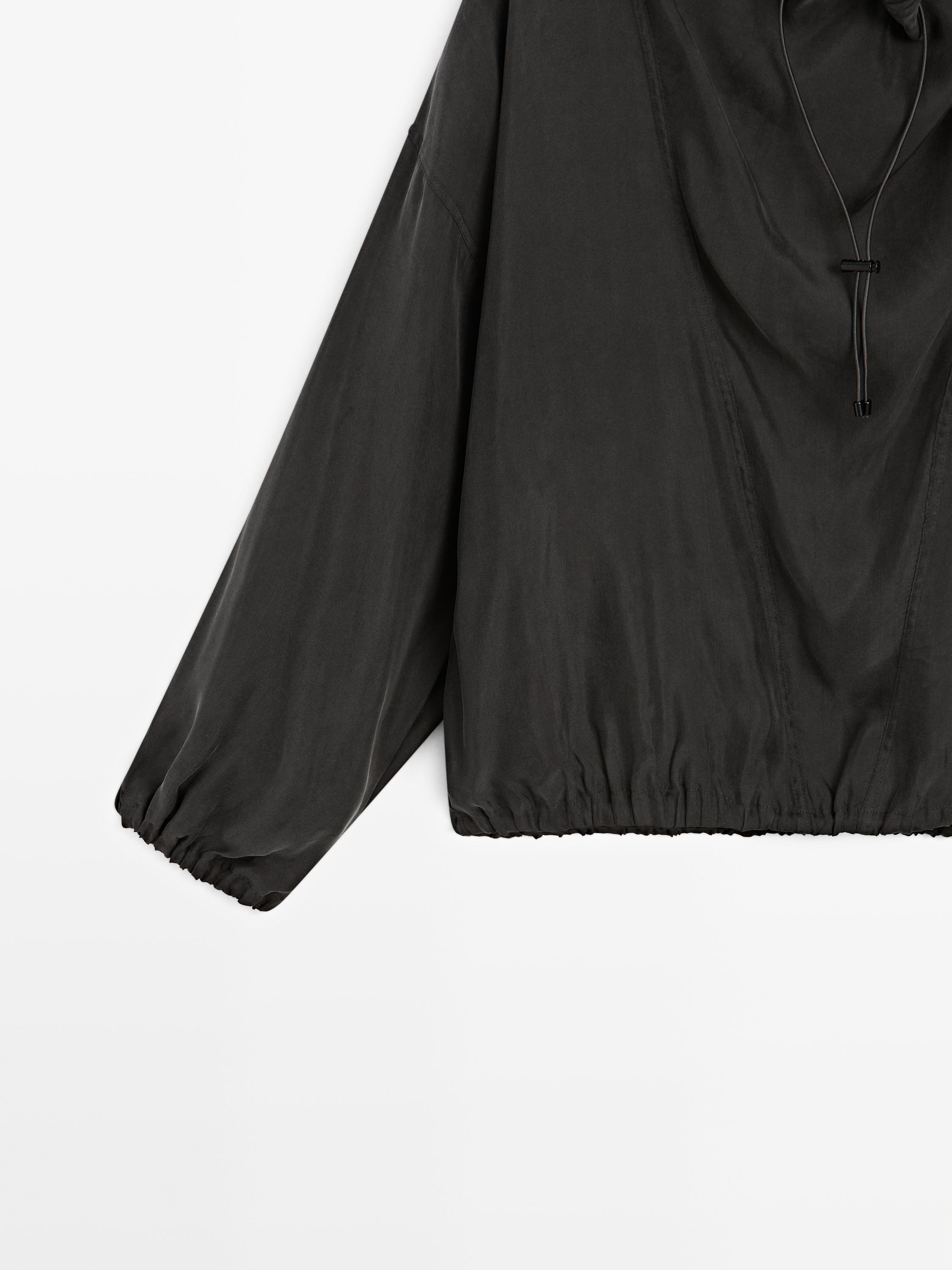 Shirt with drawstring detail