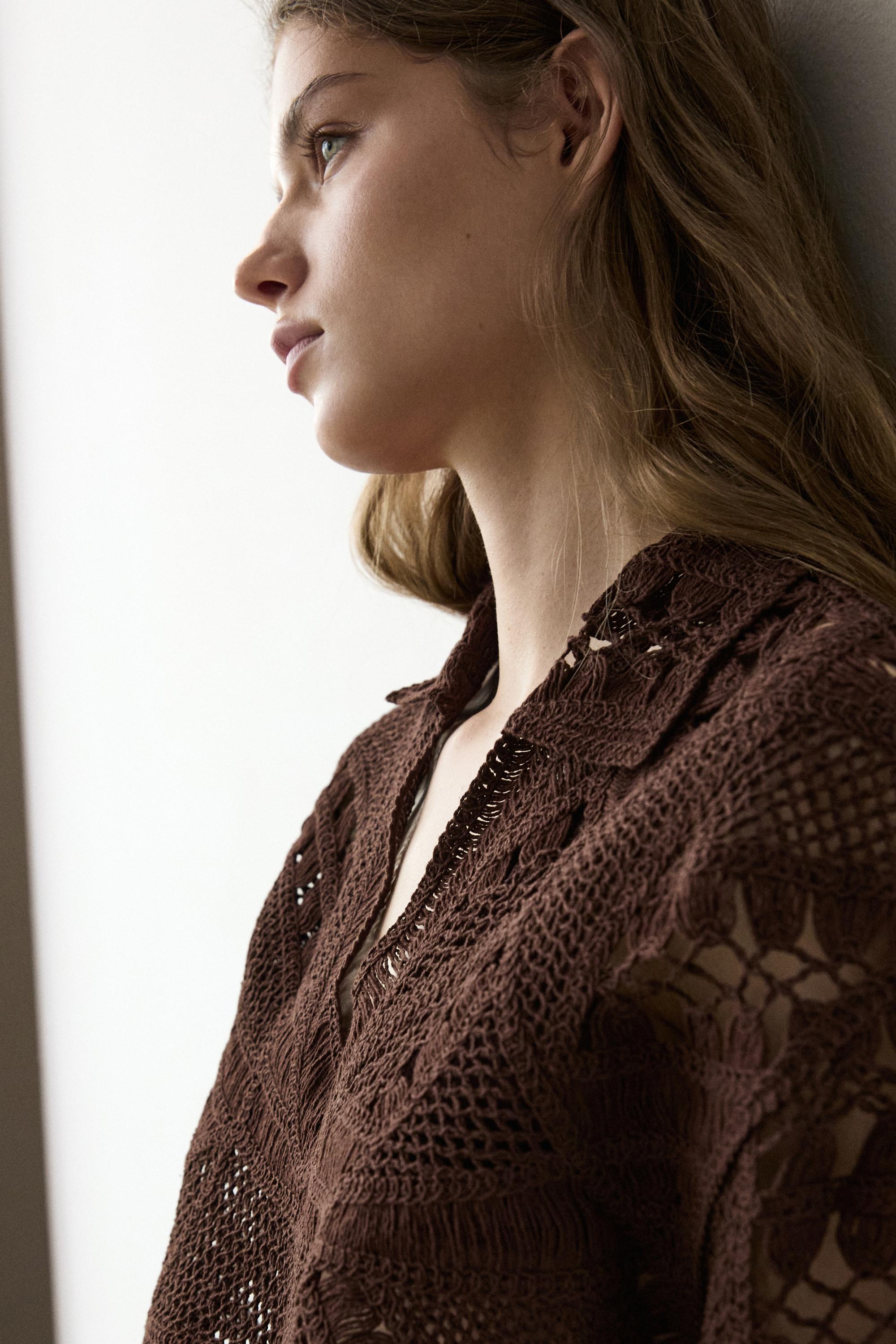 Cotton blend crochet polo T-shirt — BROWN