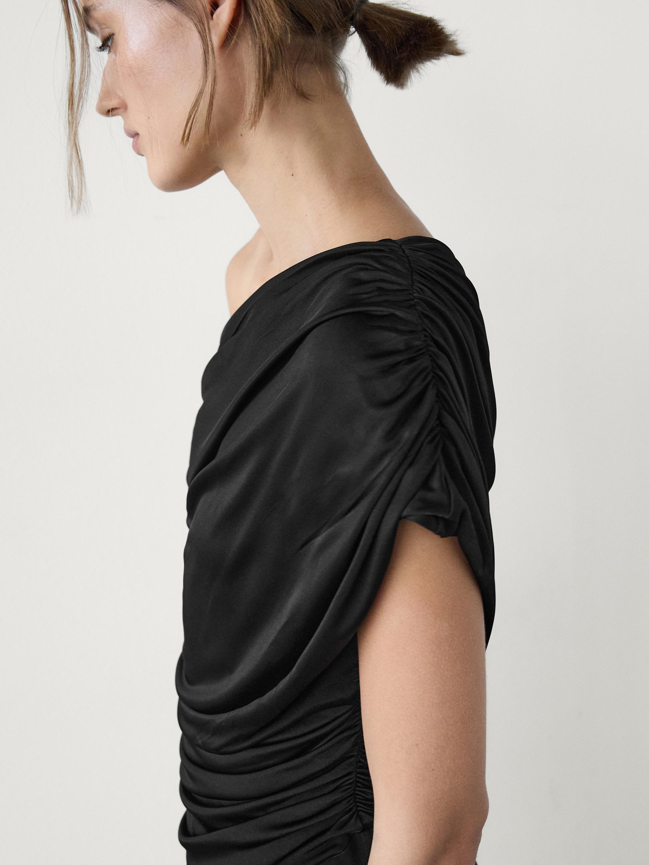 Vestido midi asimétrico drapeado