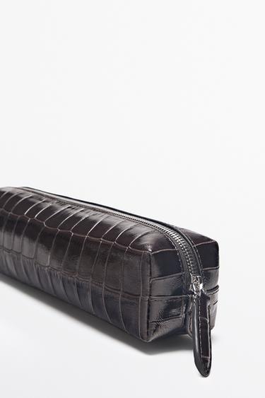 Textured leather case — BROWN 4