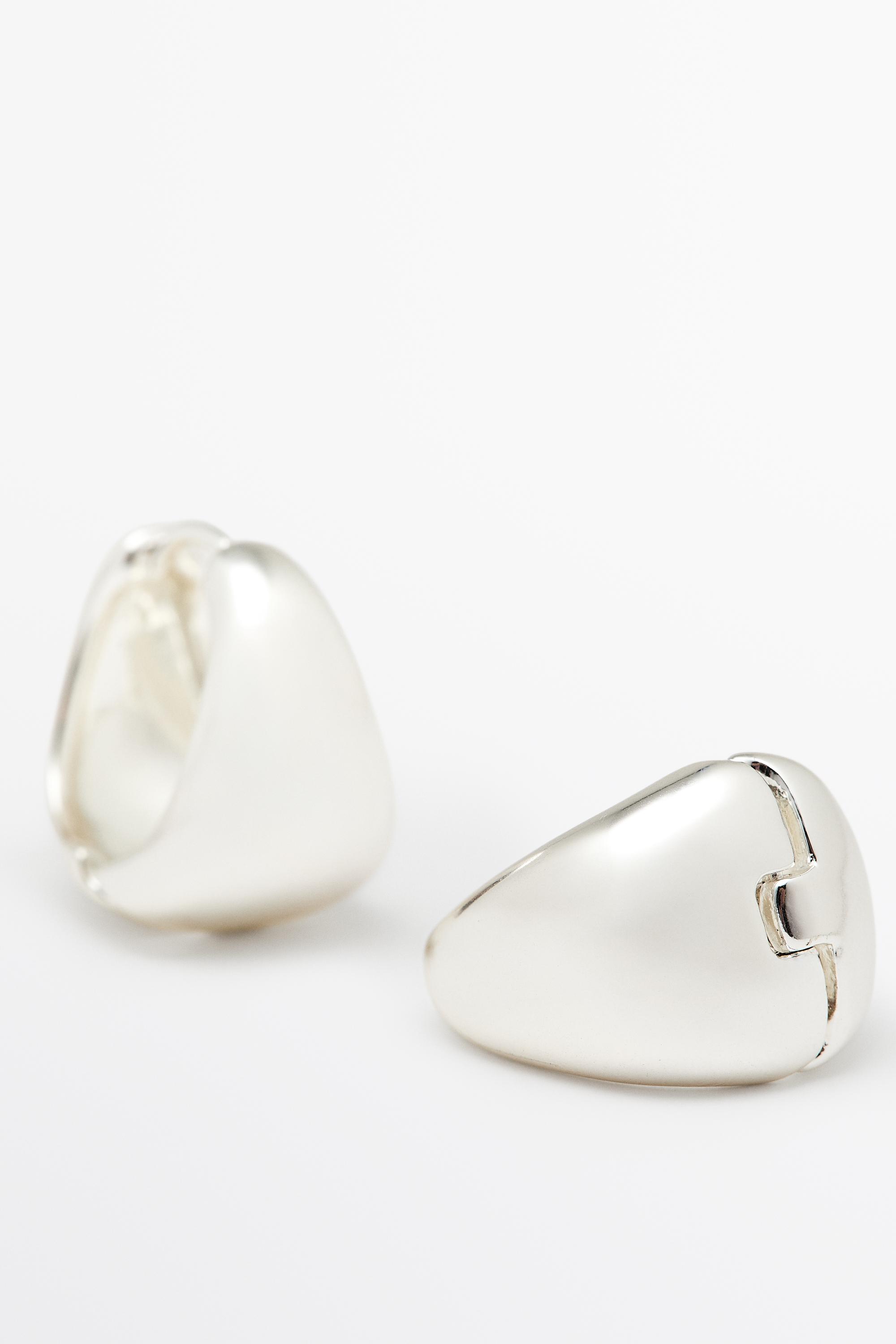 Voluminous earrings — SILVER