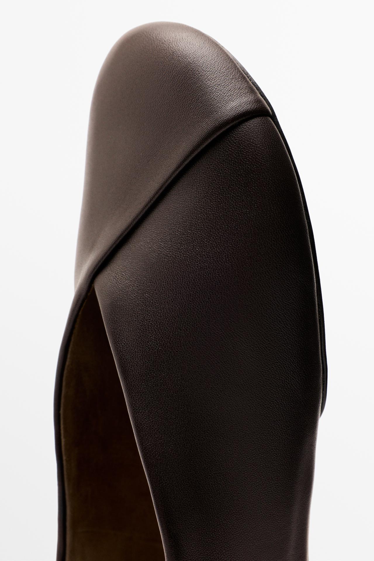 Crossed leather ballet flat — BROWN