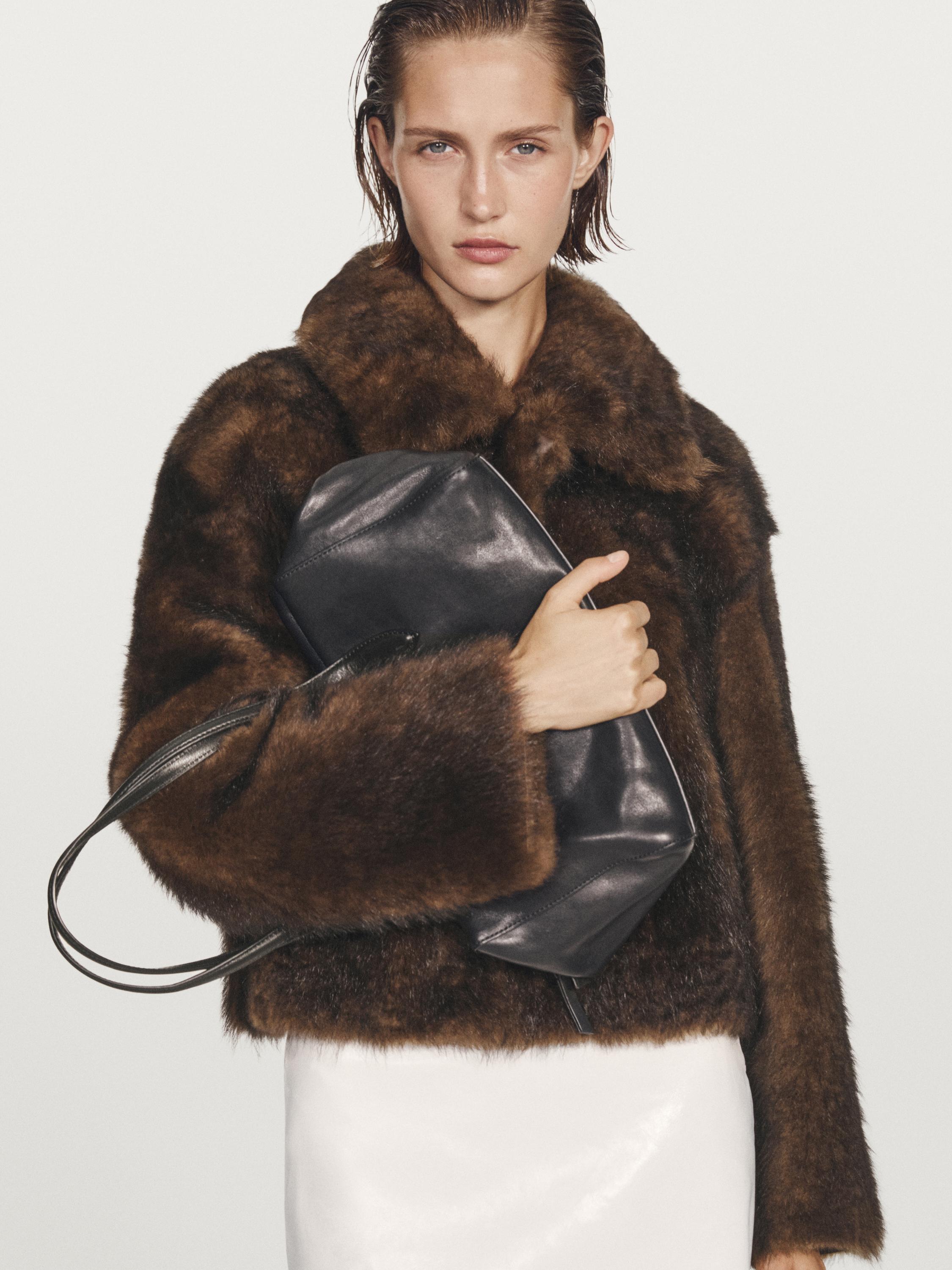 Short leather coat with fur — BROWN