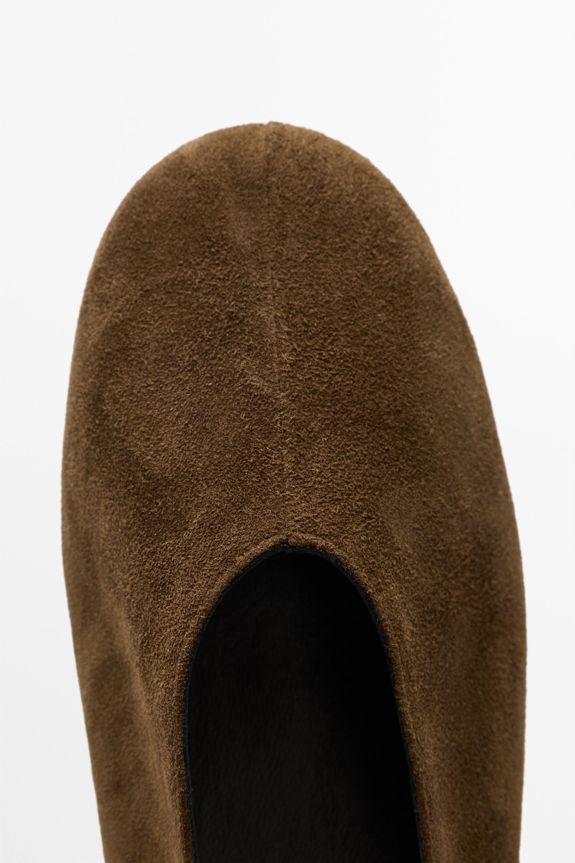 Split suede ballet flat — CAMEL