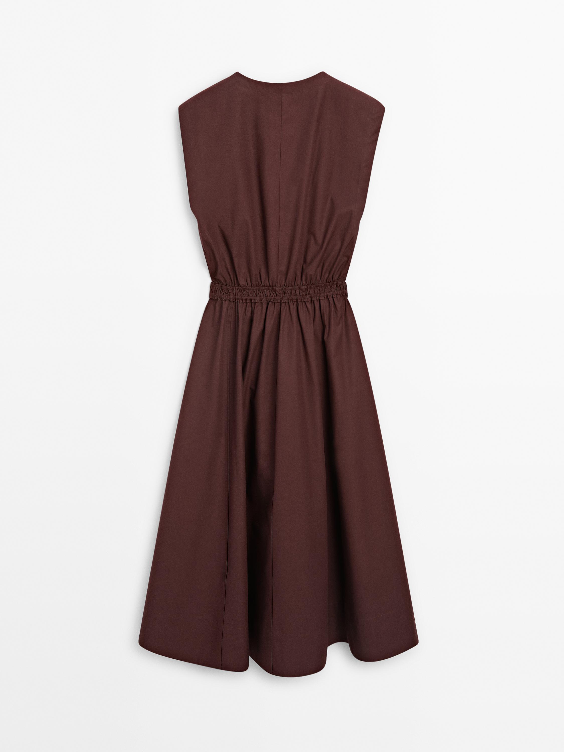 Massimo DuttiーPoplin midi dress with elasticated waistband Poplin midi dress with elasticated waistband · Burgundy
