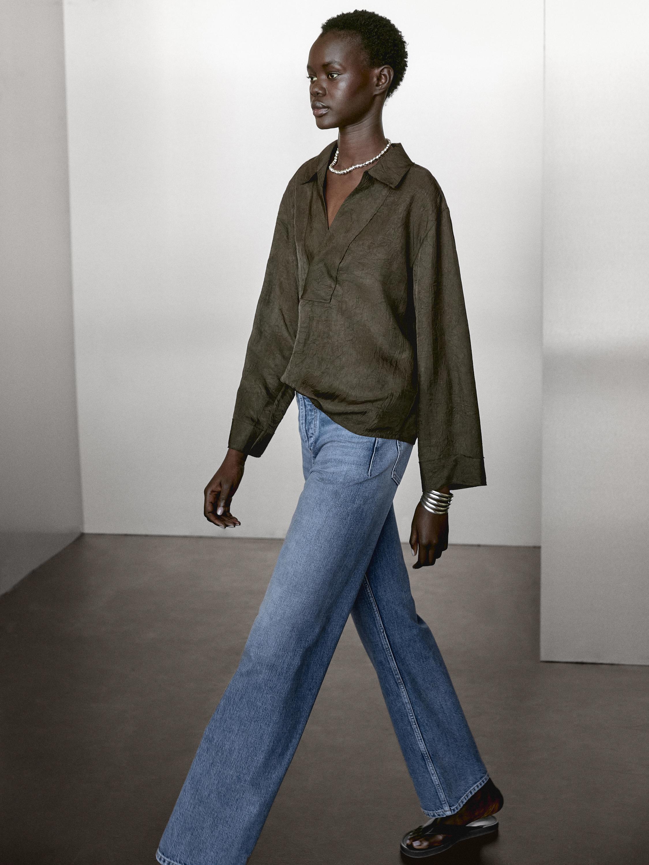 Blusa fluida cuello polo