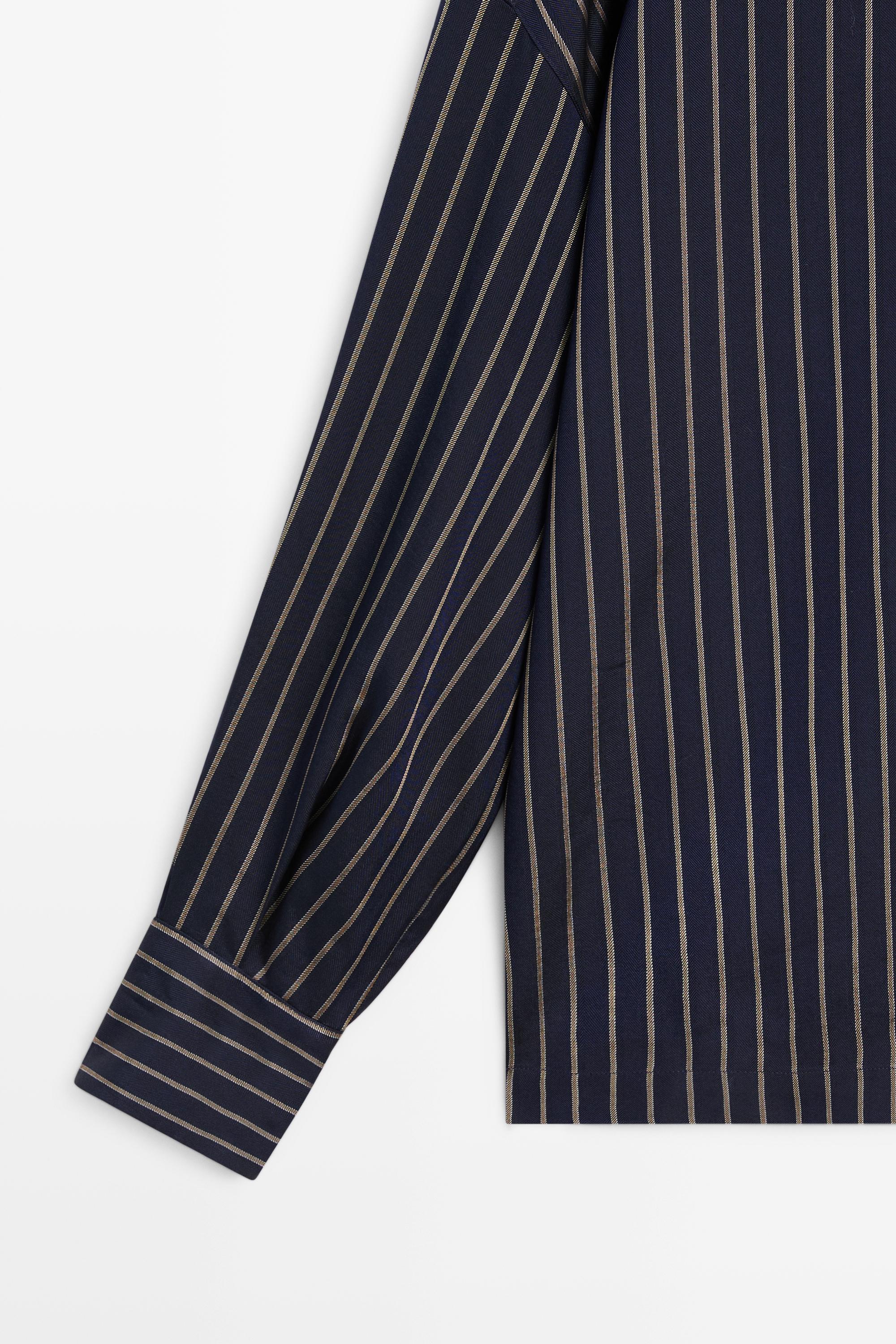 Striped contrast collar shirt — NAVY BLUE