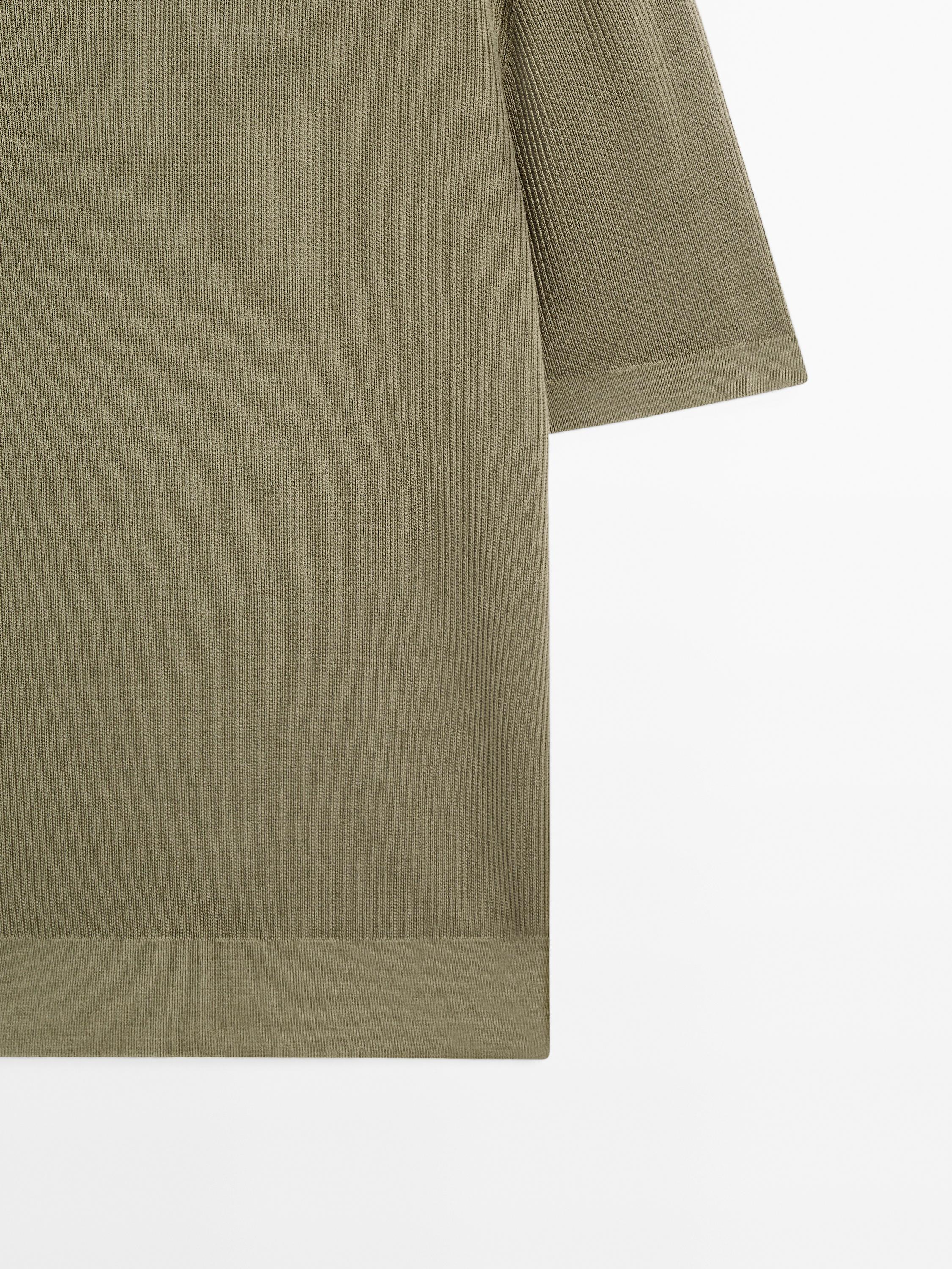 Textured knit short sleeve T-shirt