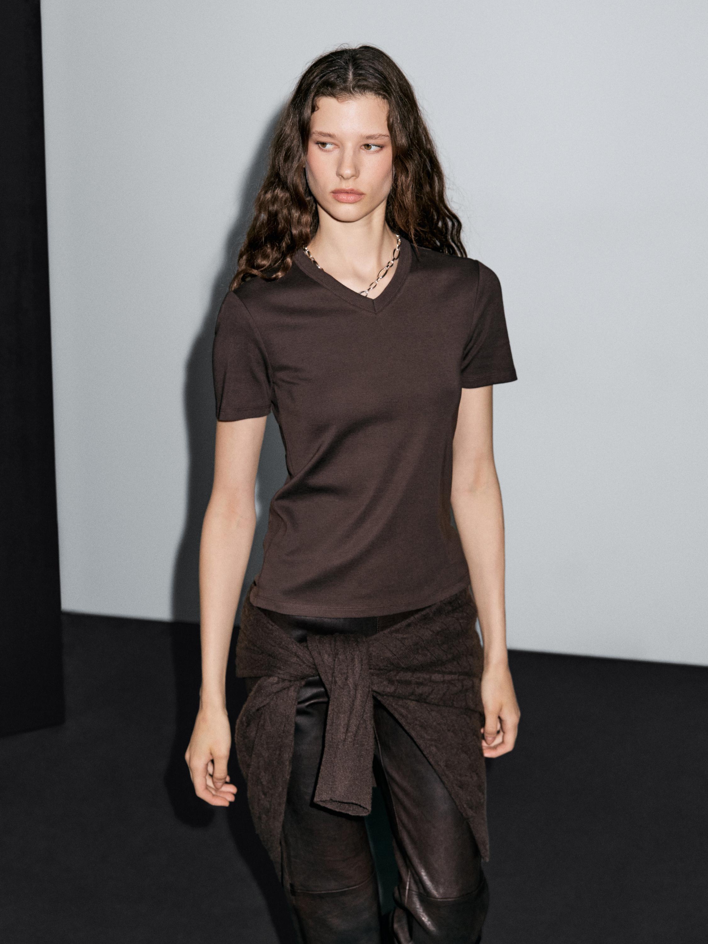 Mаица од 100% памук со V-изрез