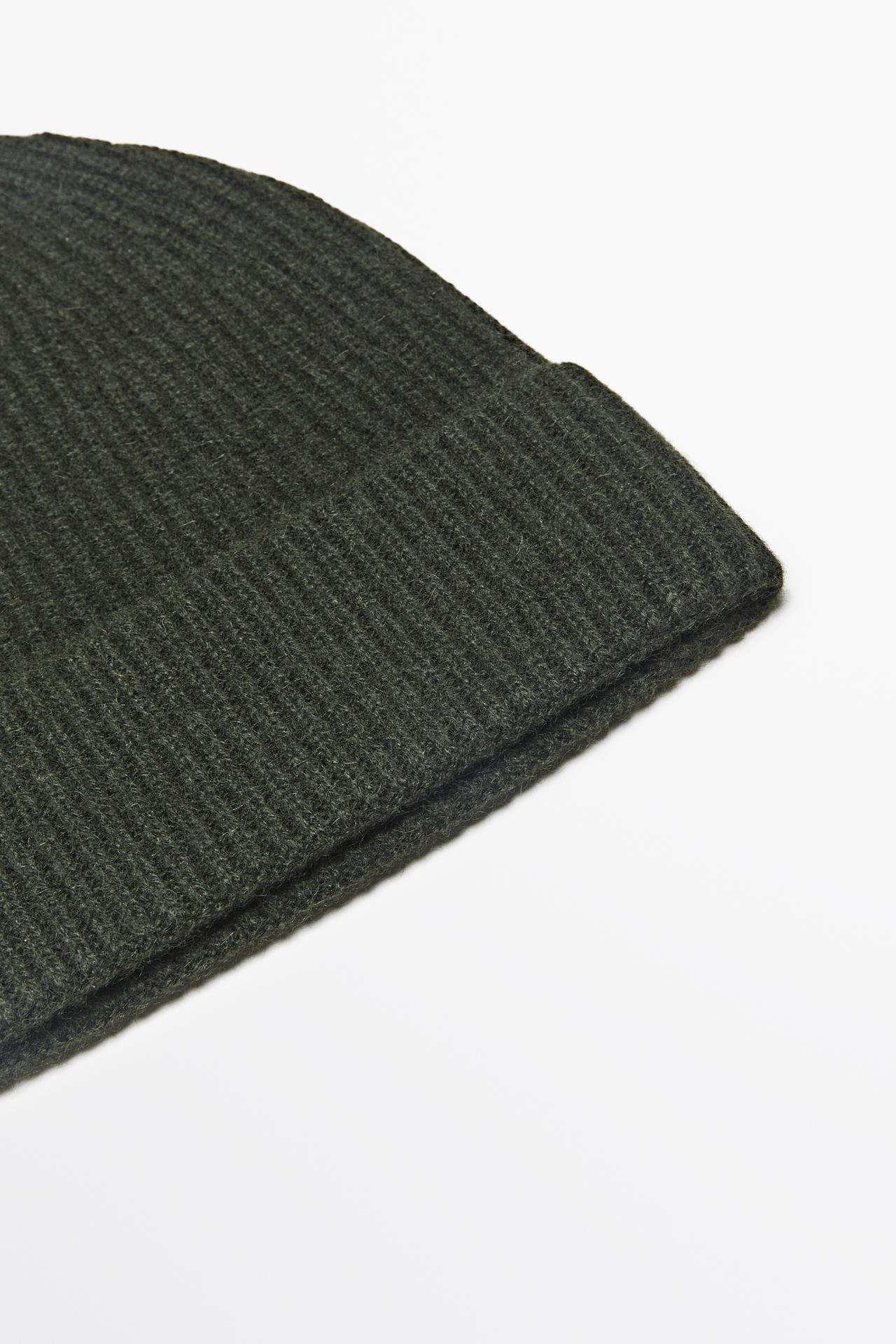 100% cashmere knit beanie — KHAKI