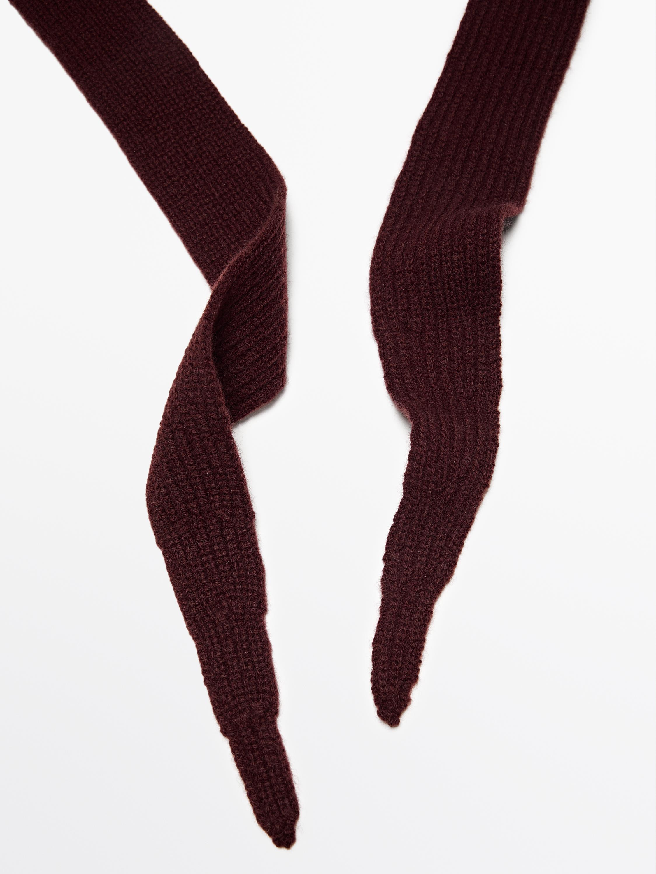Knit hood with tie