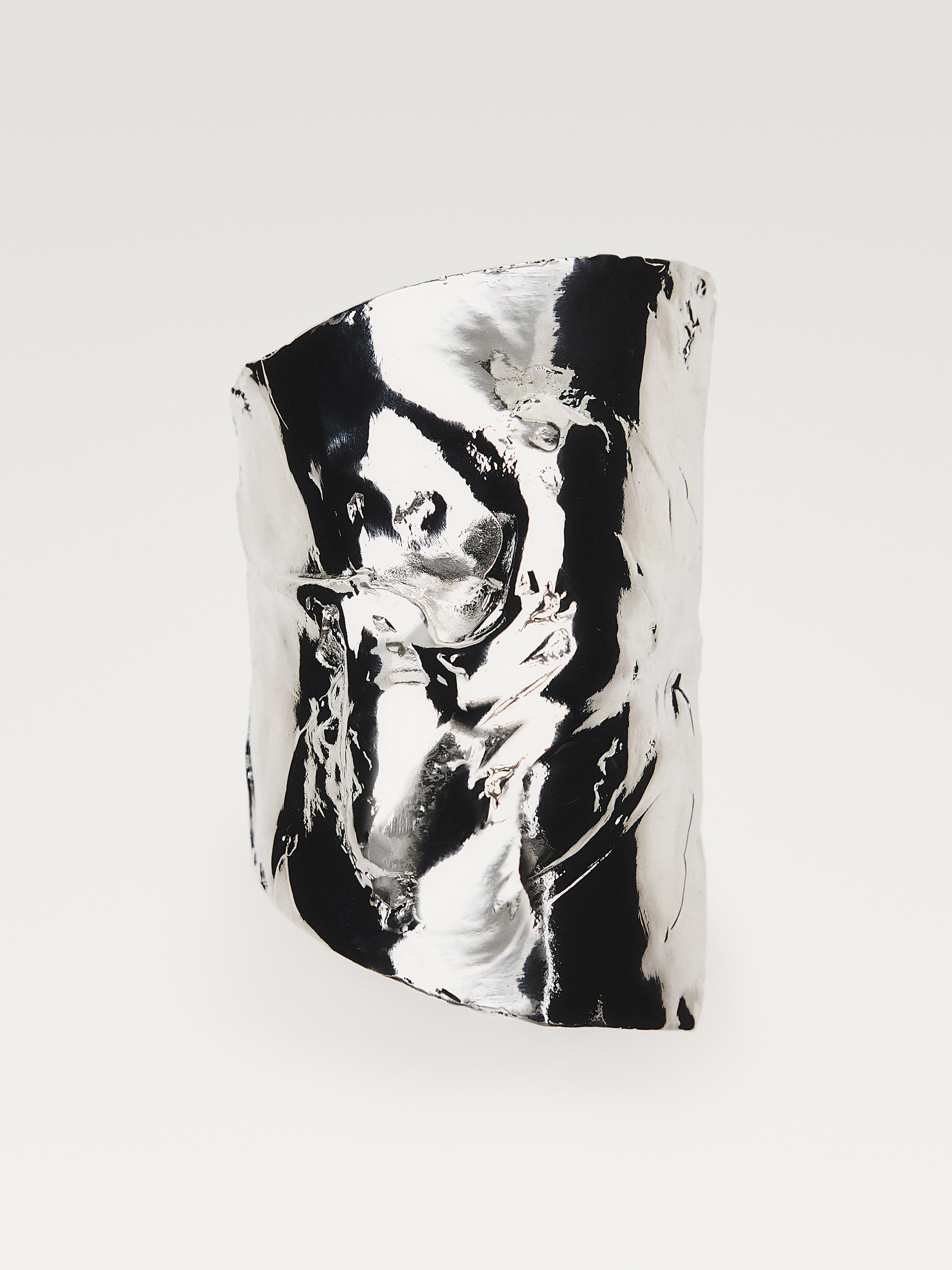 Серьги-каффы асимметричной формы