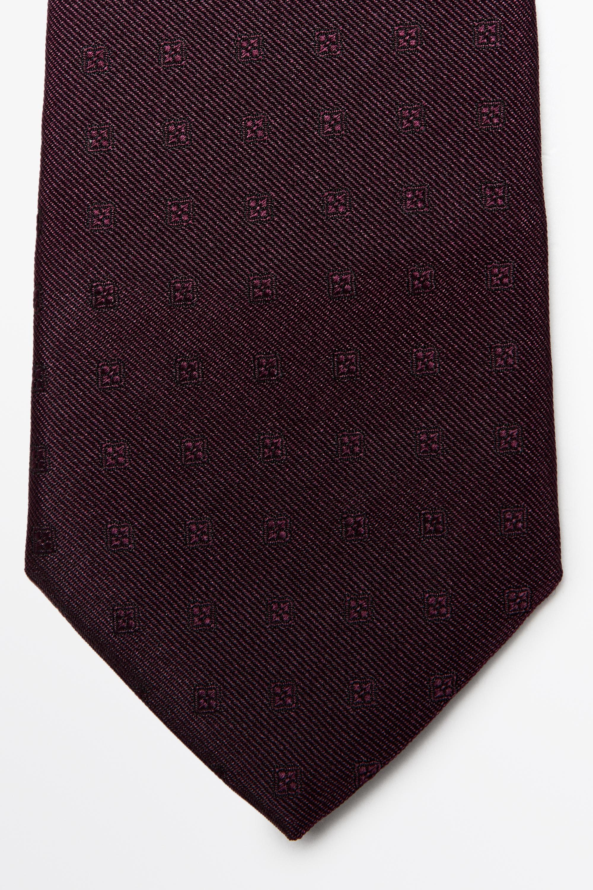 100% silk tie with embroidered detail — BURGUNDY