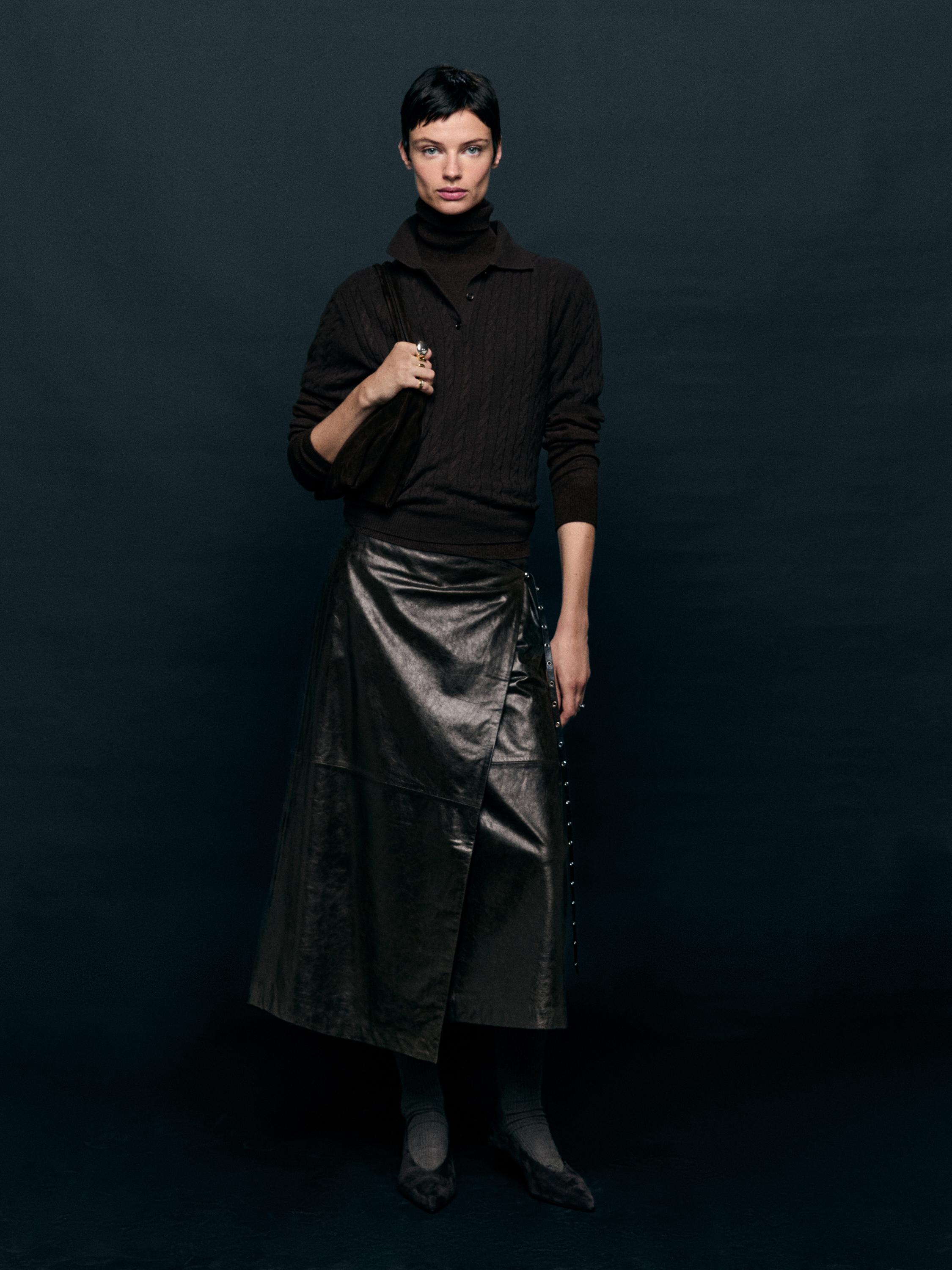 High-neck knitted jumper with wool
