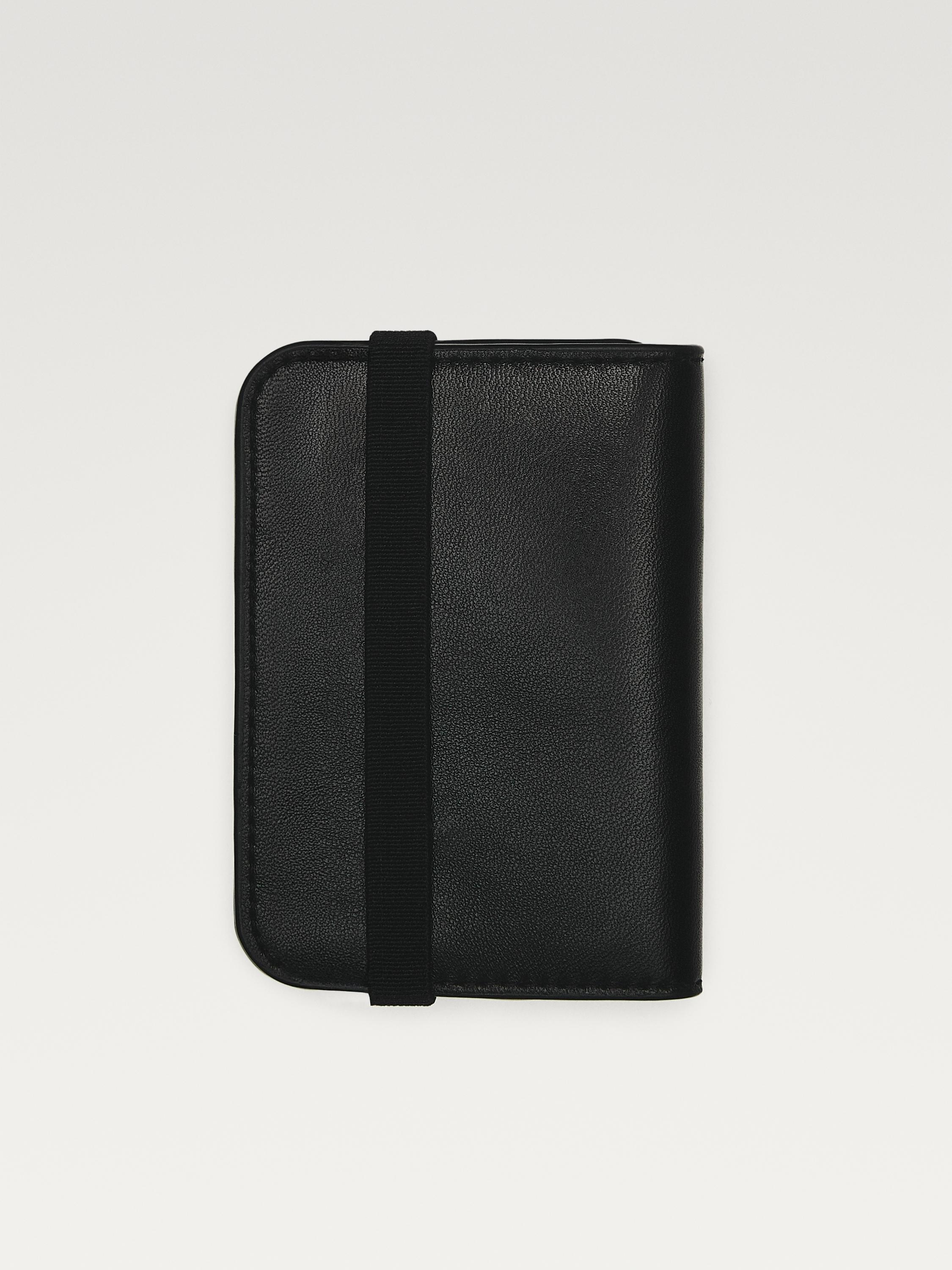 Визитница из кожи наппа с клапаном