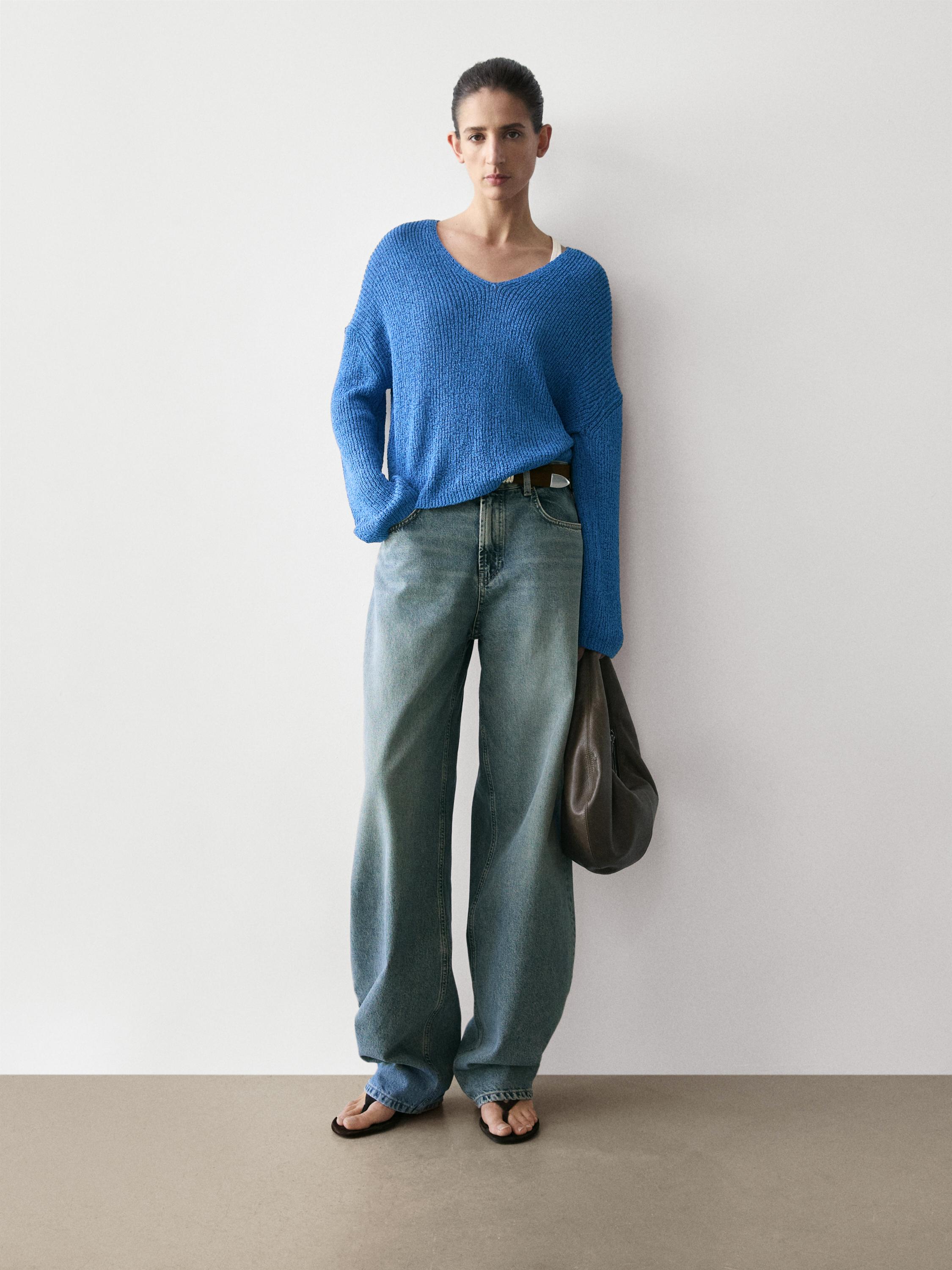 Cotton blend V-neck knit sweater — BLUISH