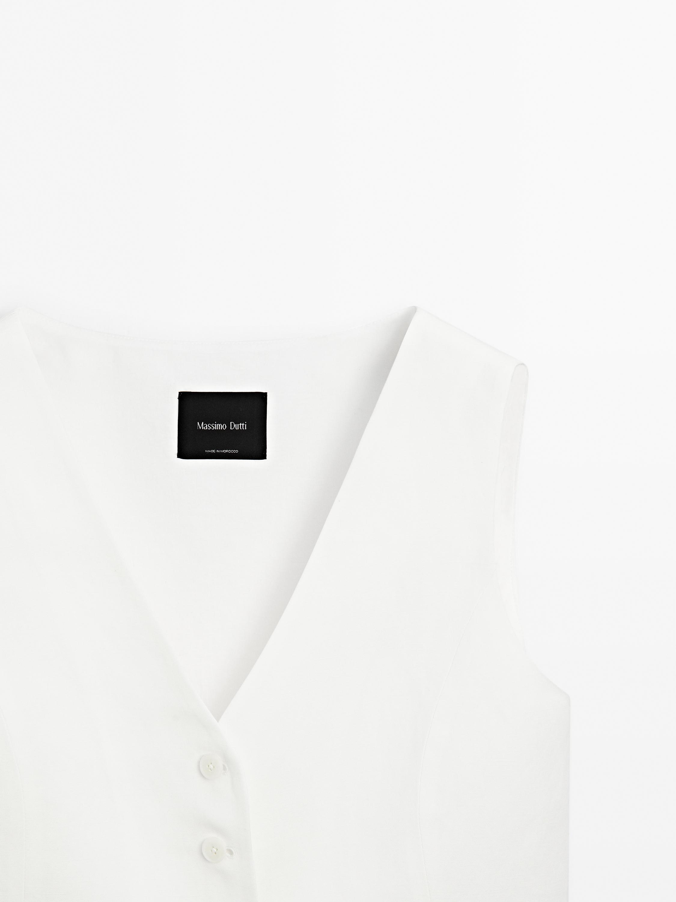 Cropped V-neckline waistcoat