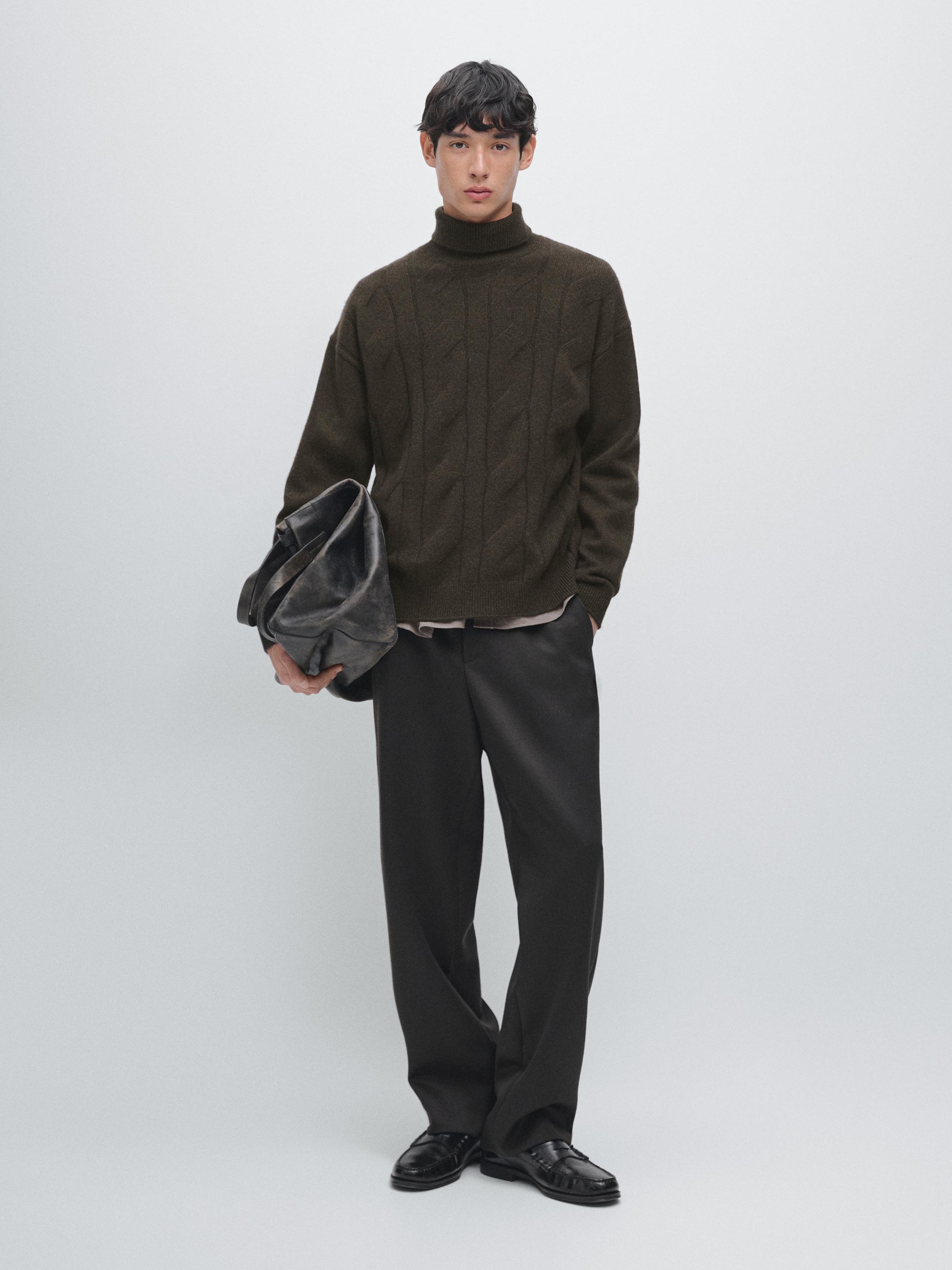 Свитер из смесовой шерсти с высоким воротником