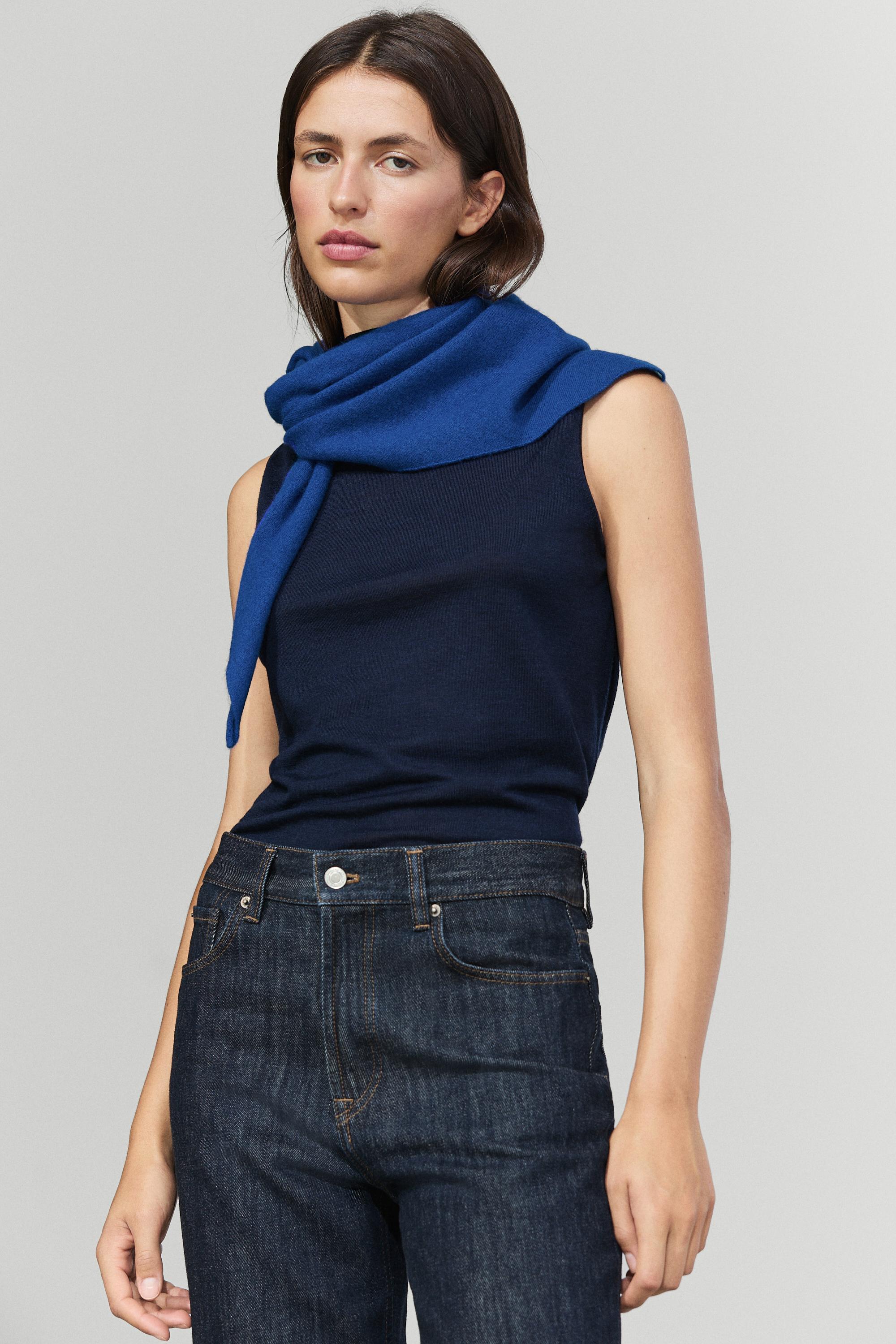 Medium wool cashmere blend knit bandana — INK BLUE