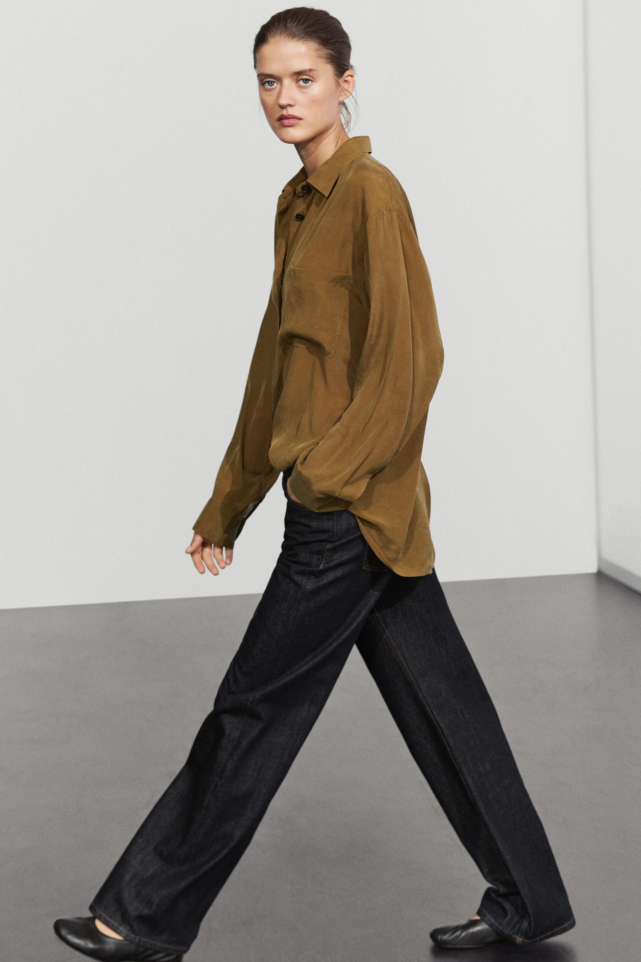 Flowing satin pocket shirt — Curry