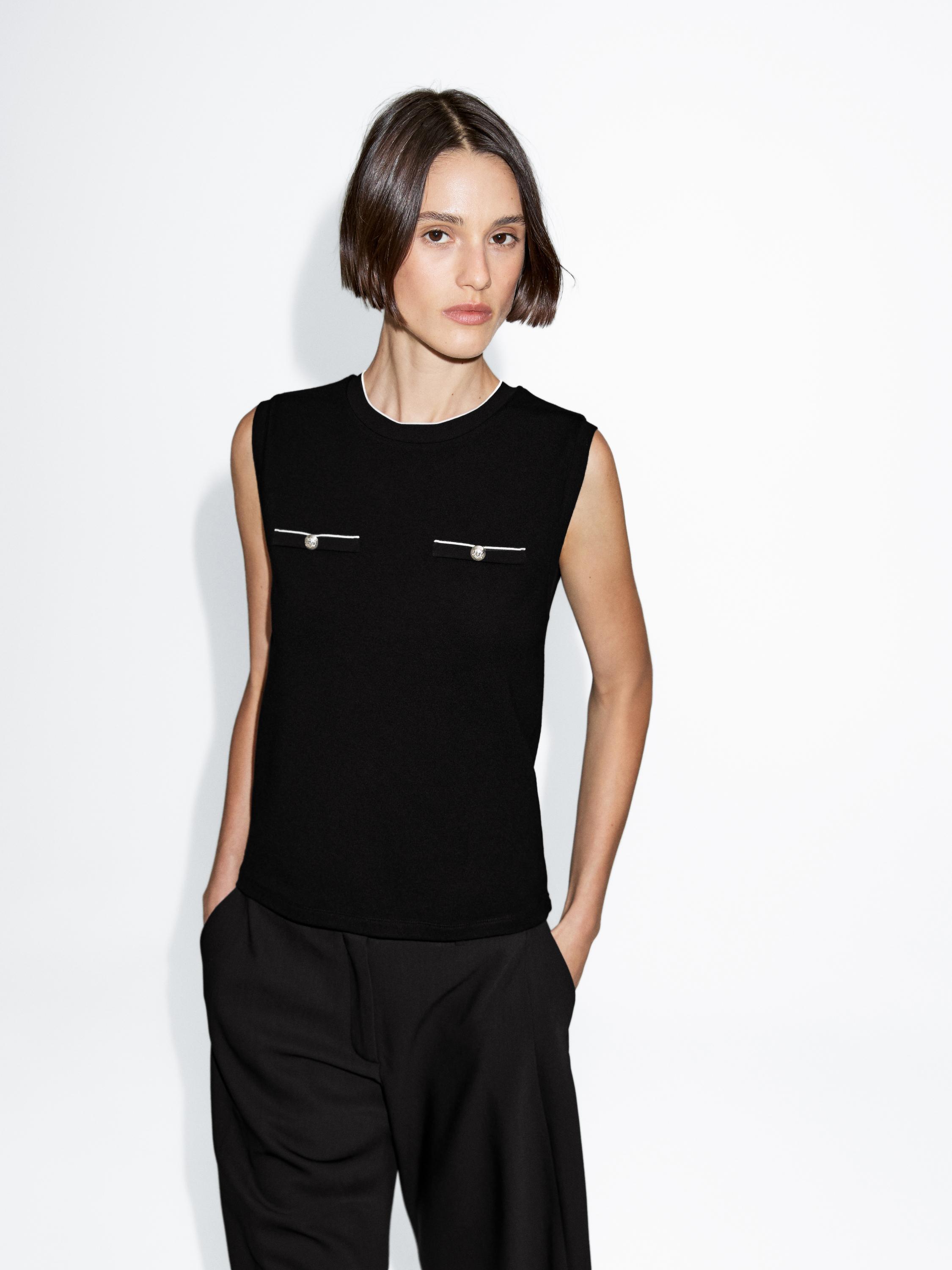 Sleeveless top with pocket details