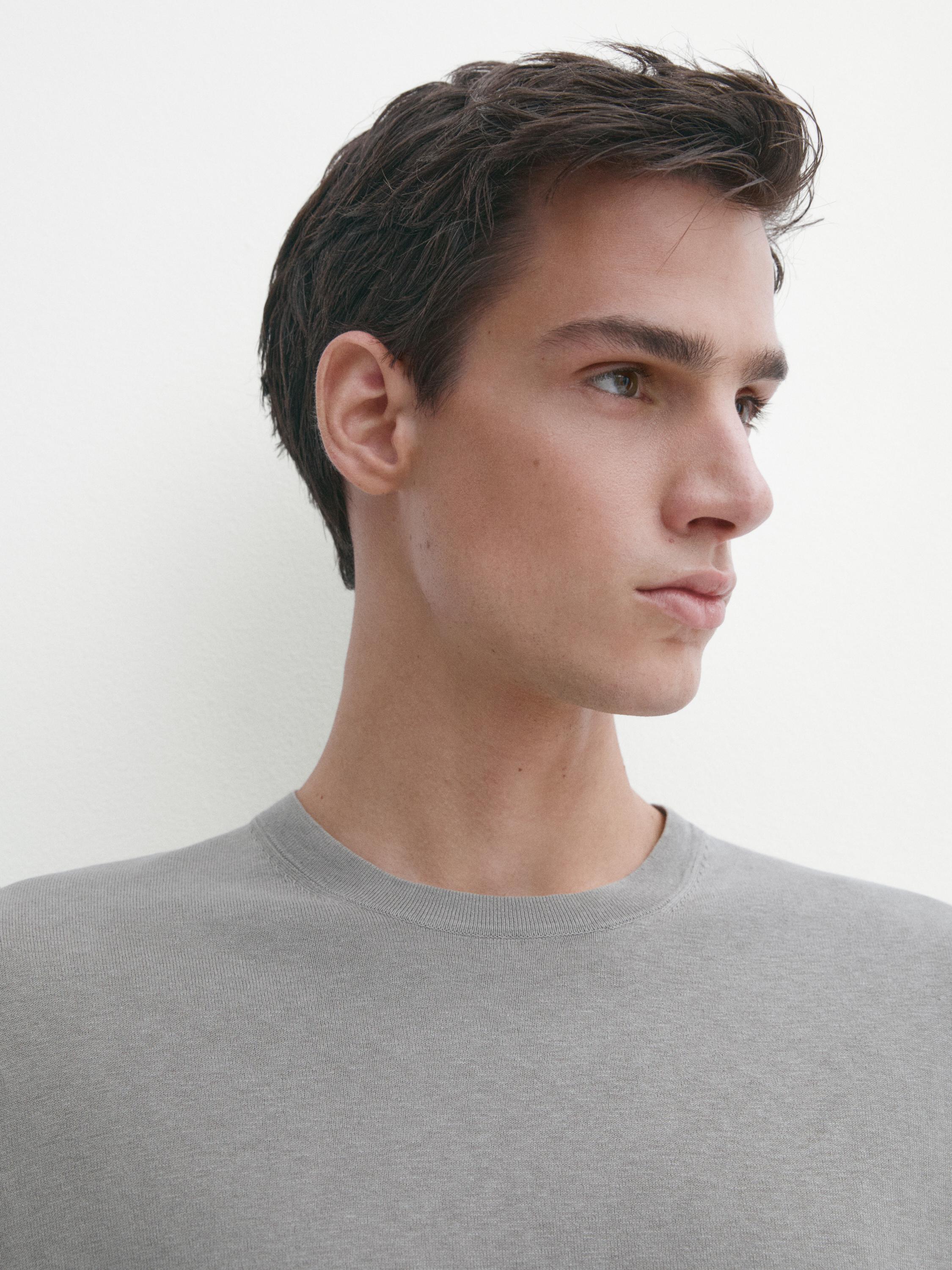 Knit crew neck T-shirt with short sleeves