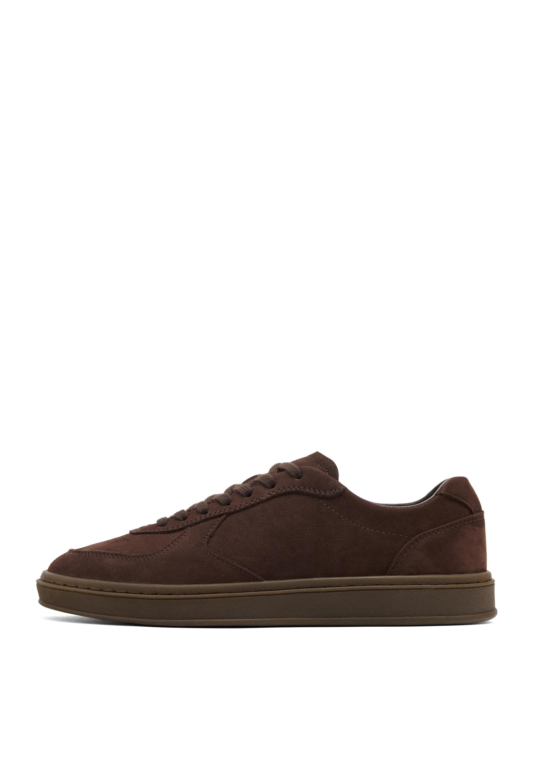 Nubuck trainers with contrast sole — BURGUNDY