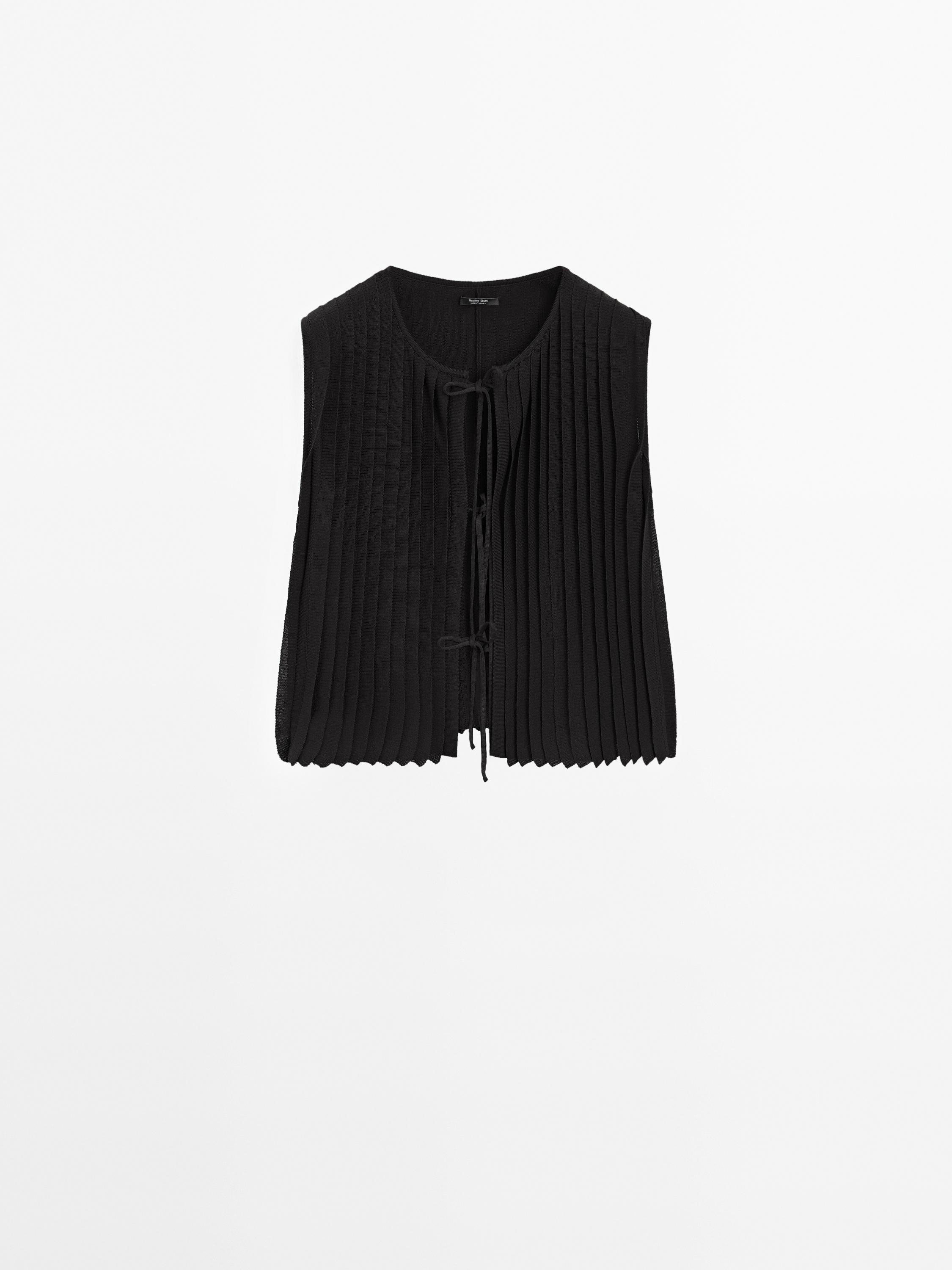 Waistcoat with tie and pleated detail