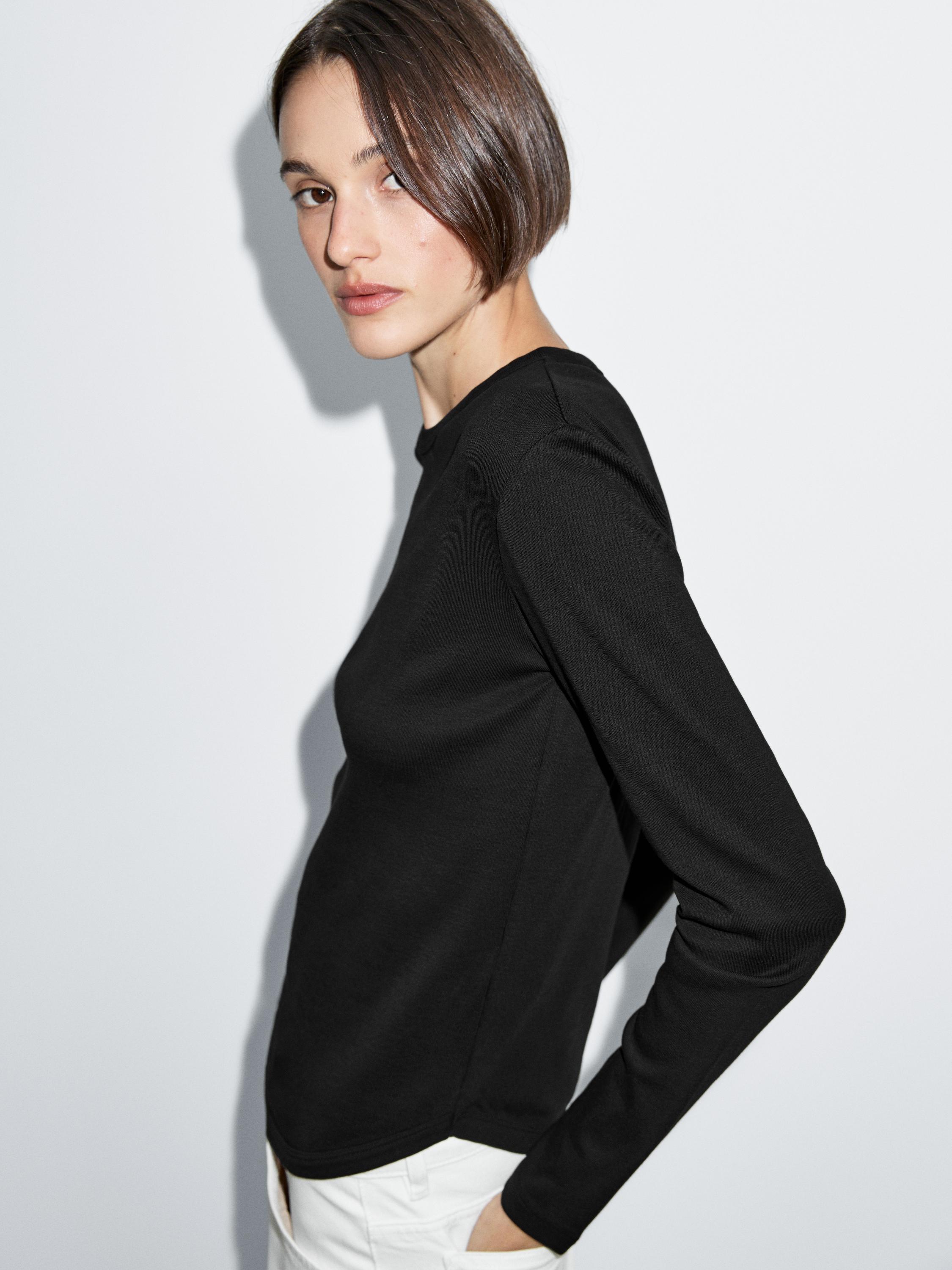 Long sleeve T-shirt with rounded hem