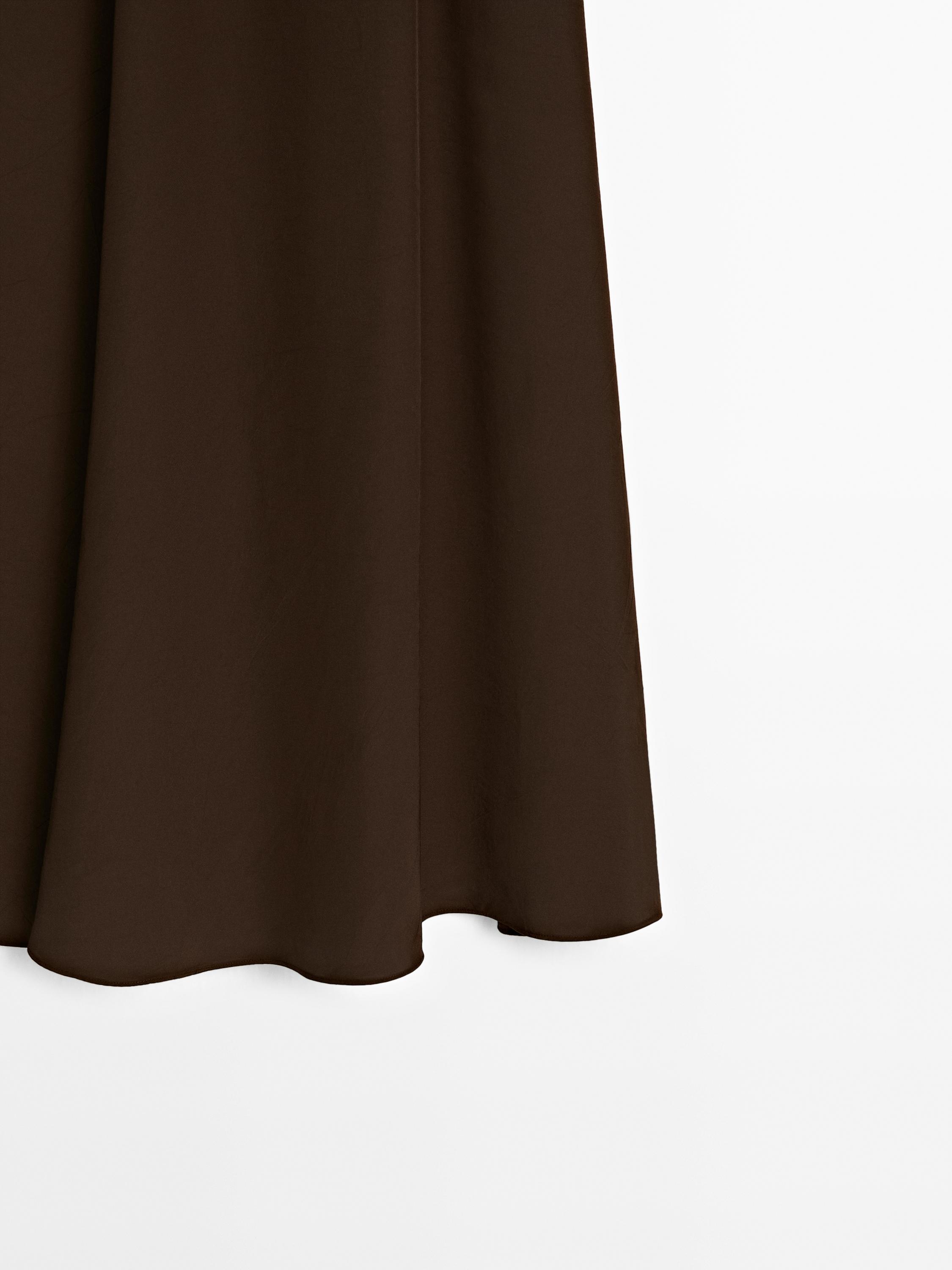 Flowing flared skirt