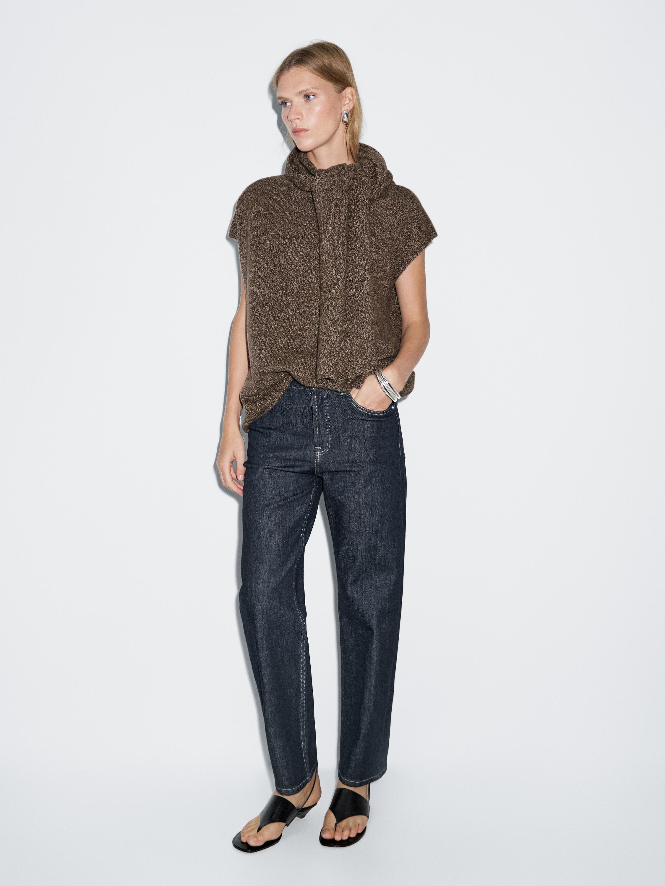 Straight-leg high-waist jeans