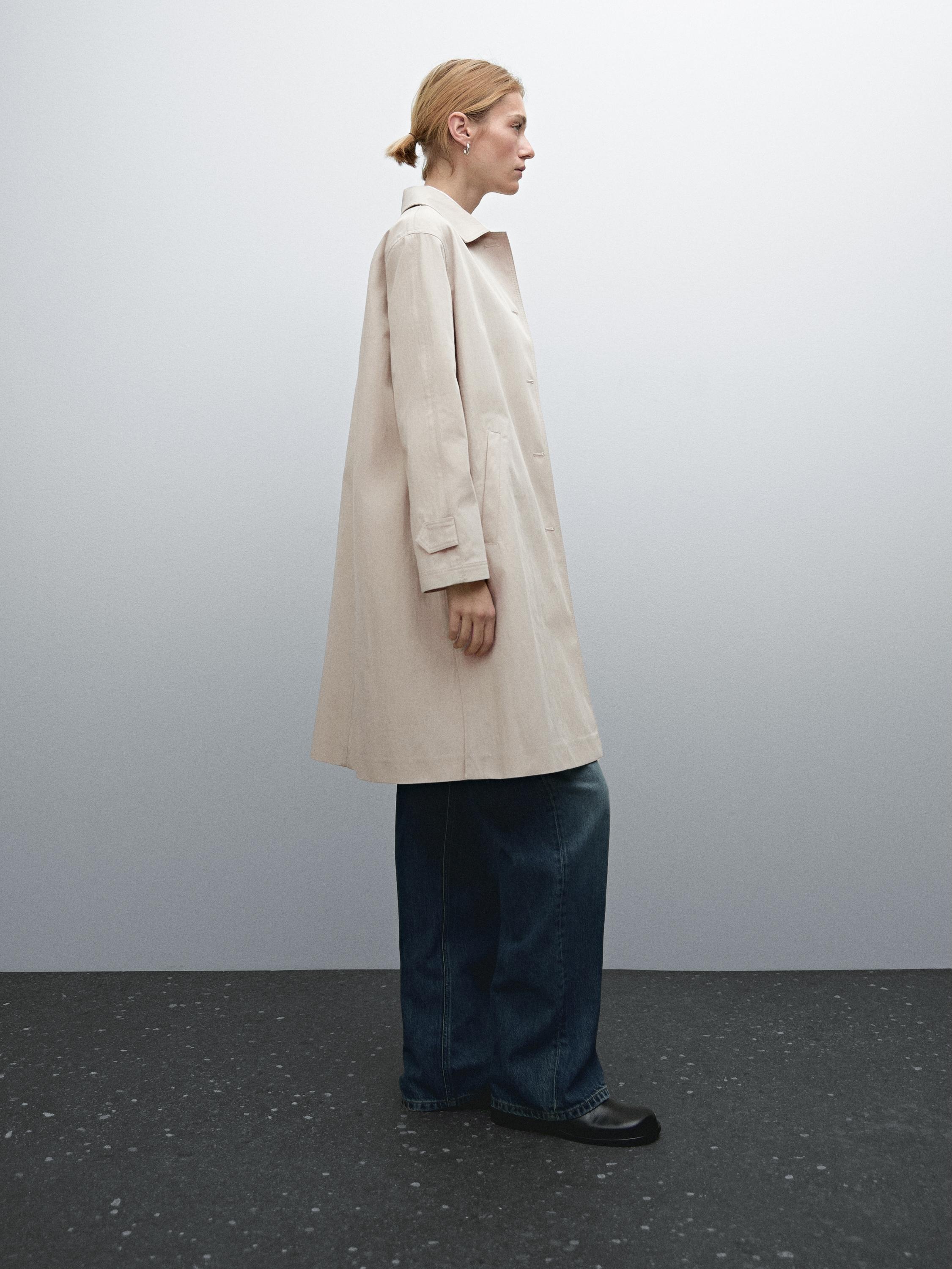 Lightweight cotton blend coat with buttons