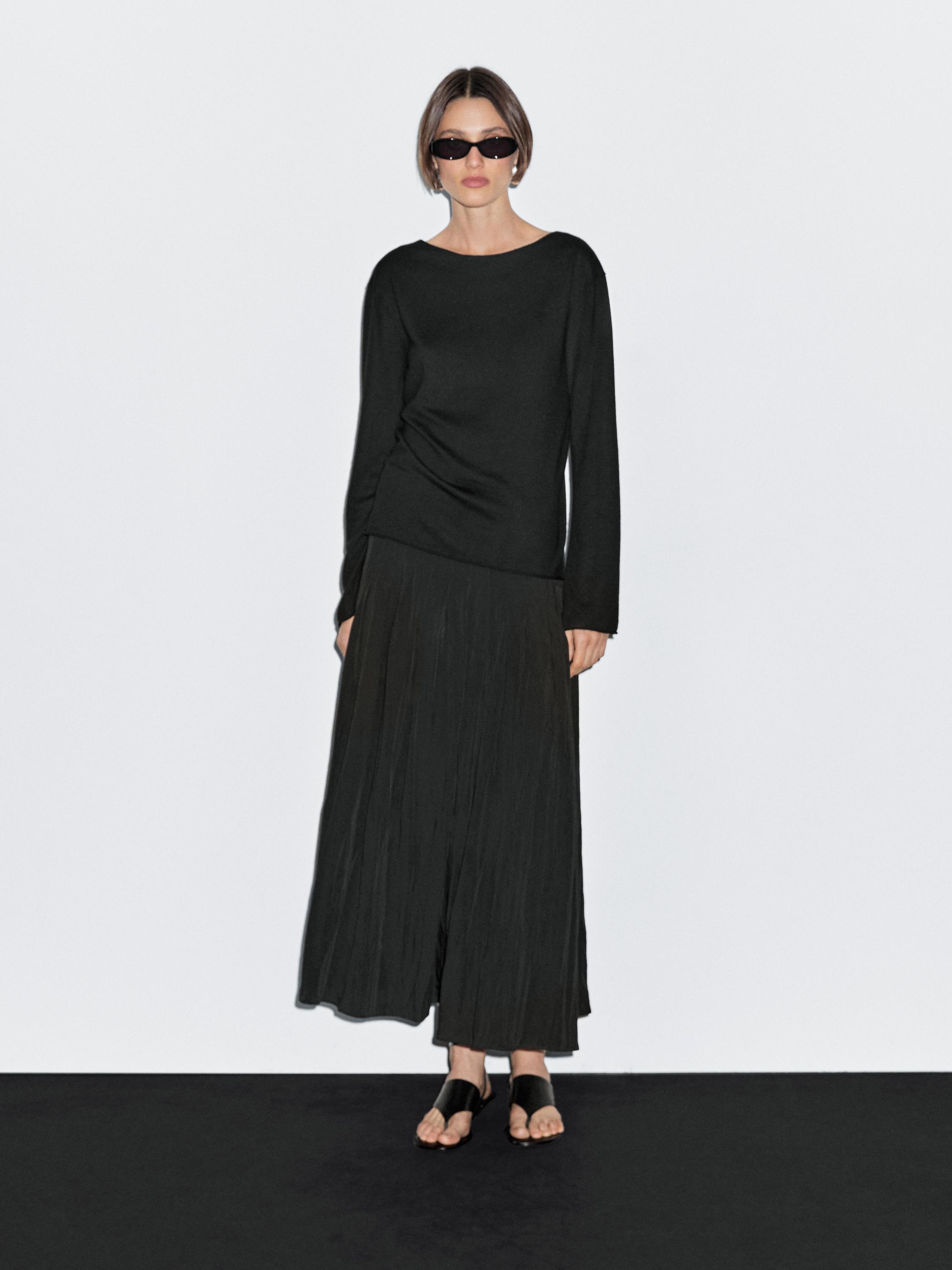 Boat neck jumper with wool