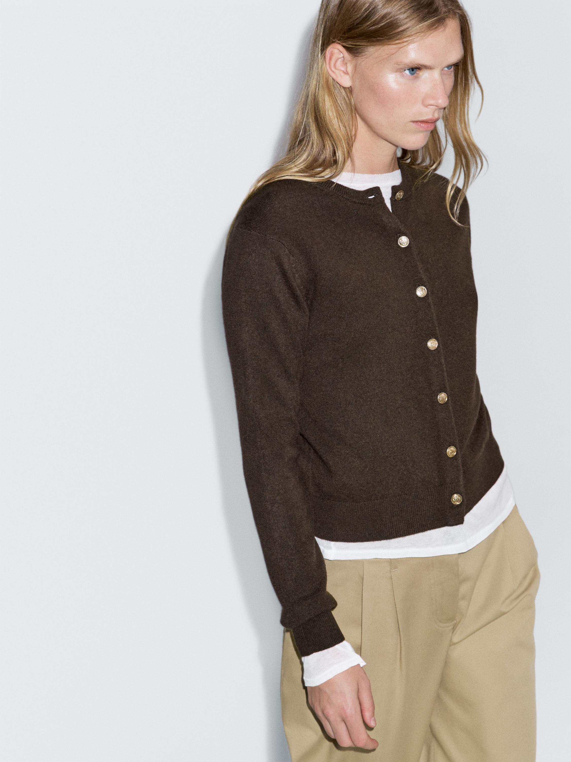 Knit 100% wool cardigan with gold buttons